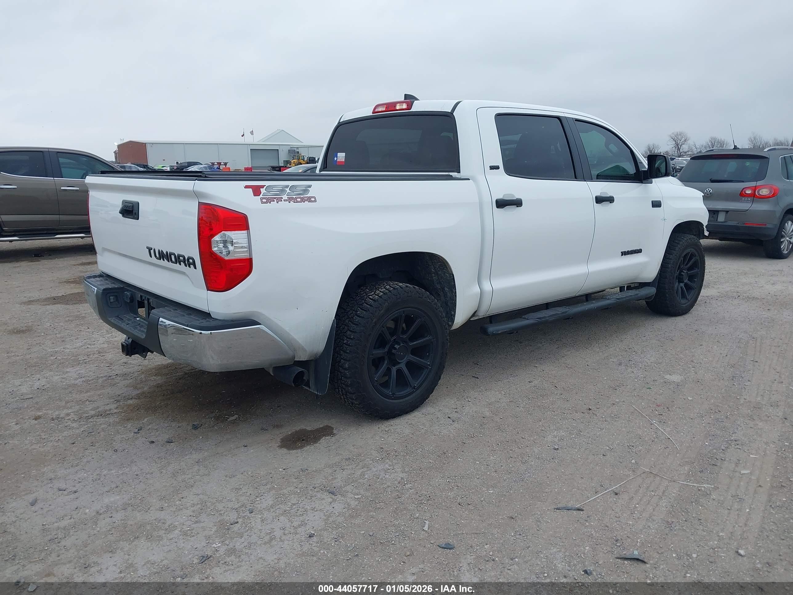 TOYOTA TUNDRA image 4