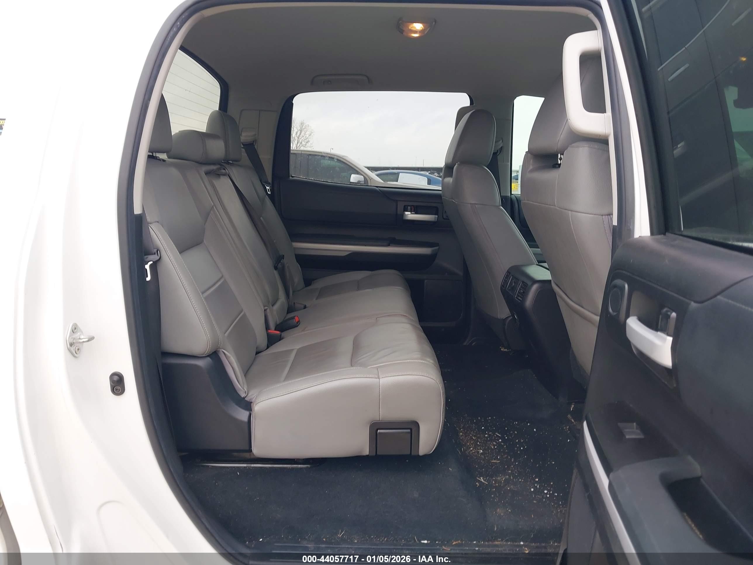 TOYOTA TUNDRA image 8