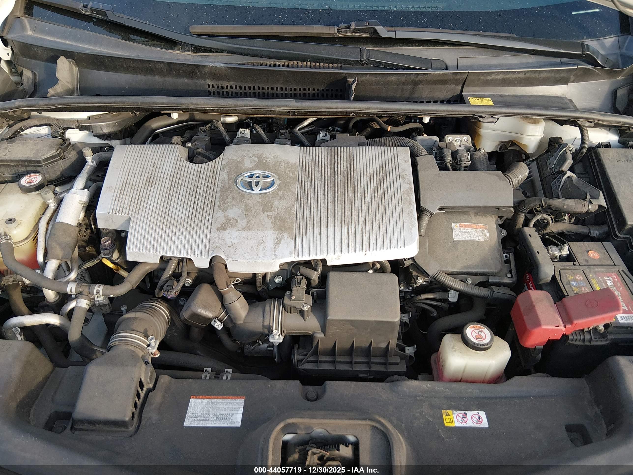 TOYOTA PRIUS image 10