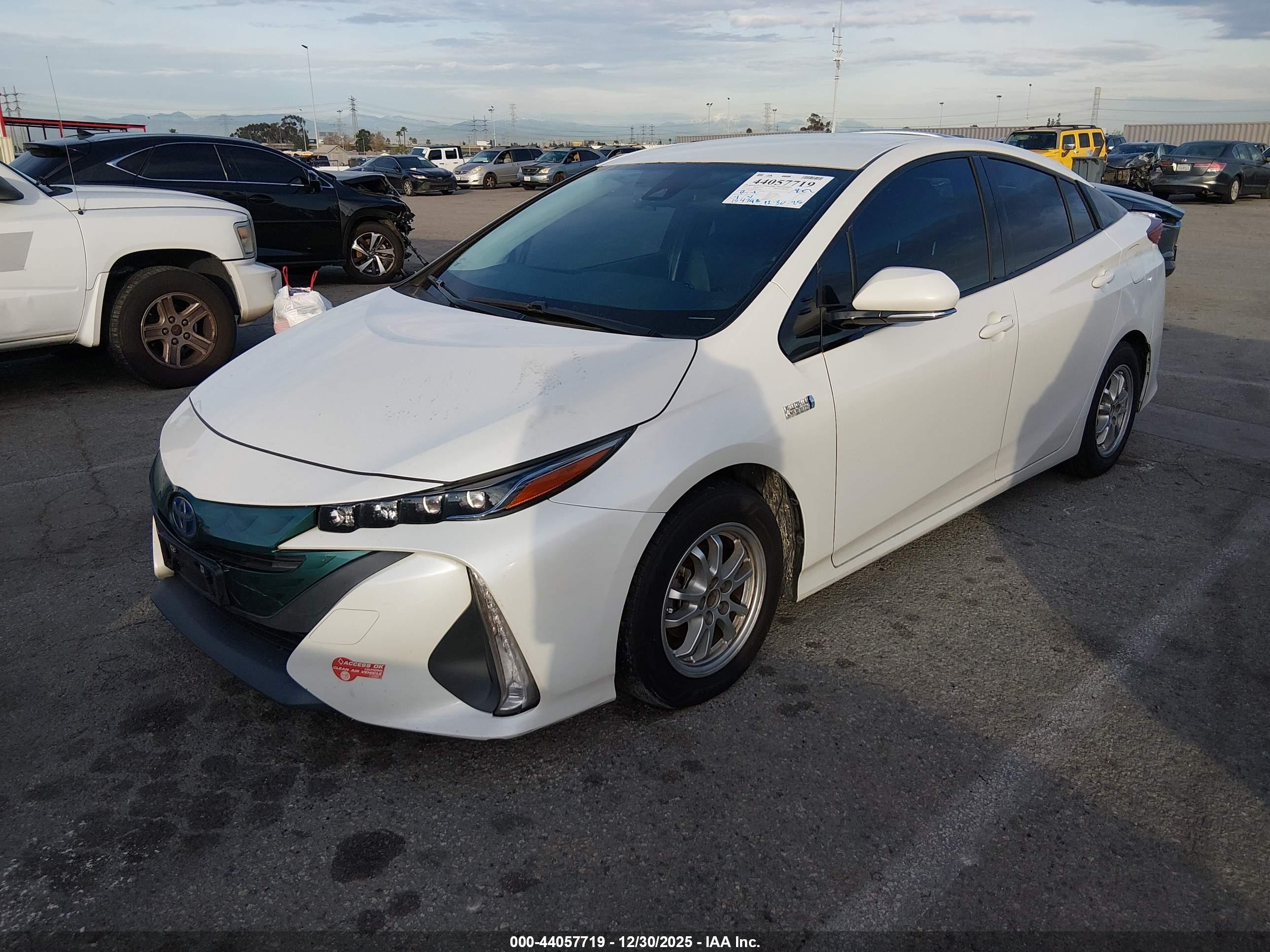 TOYOTA PRIUS image 6