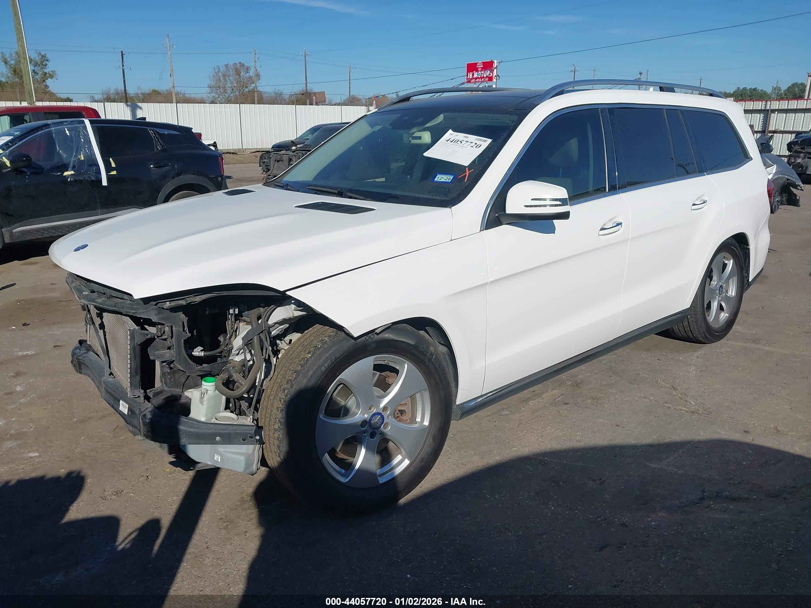 MERCEDES-BENZ GLS image 2