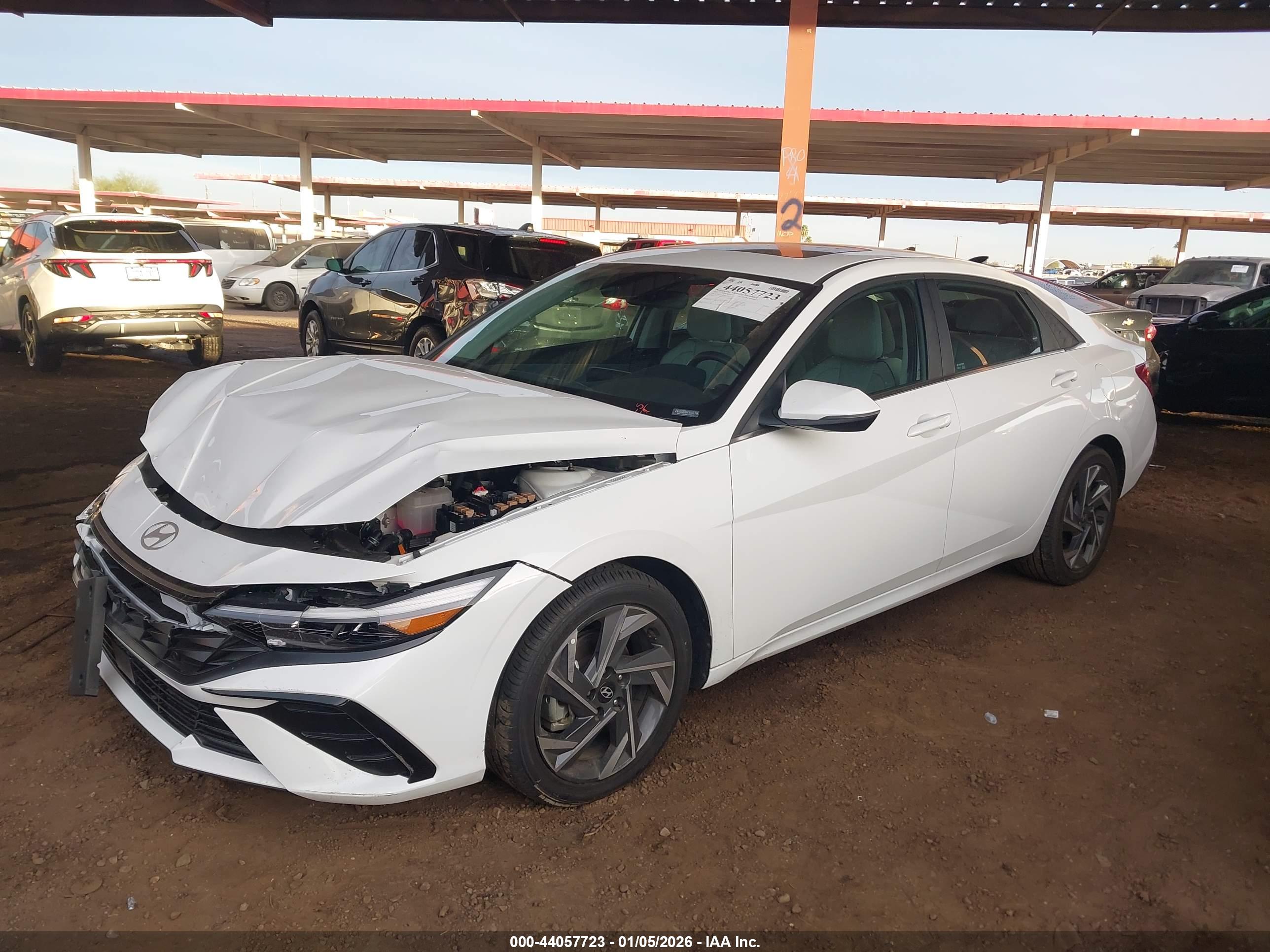 HYUNDAI ELANTRA image 2