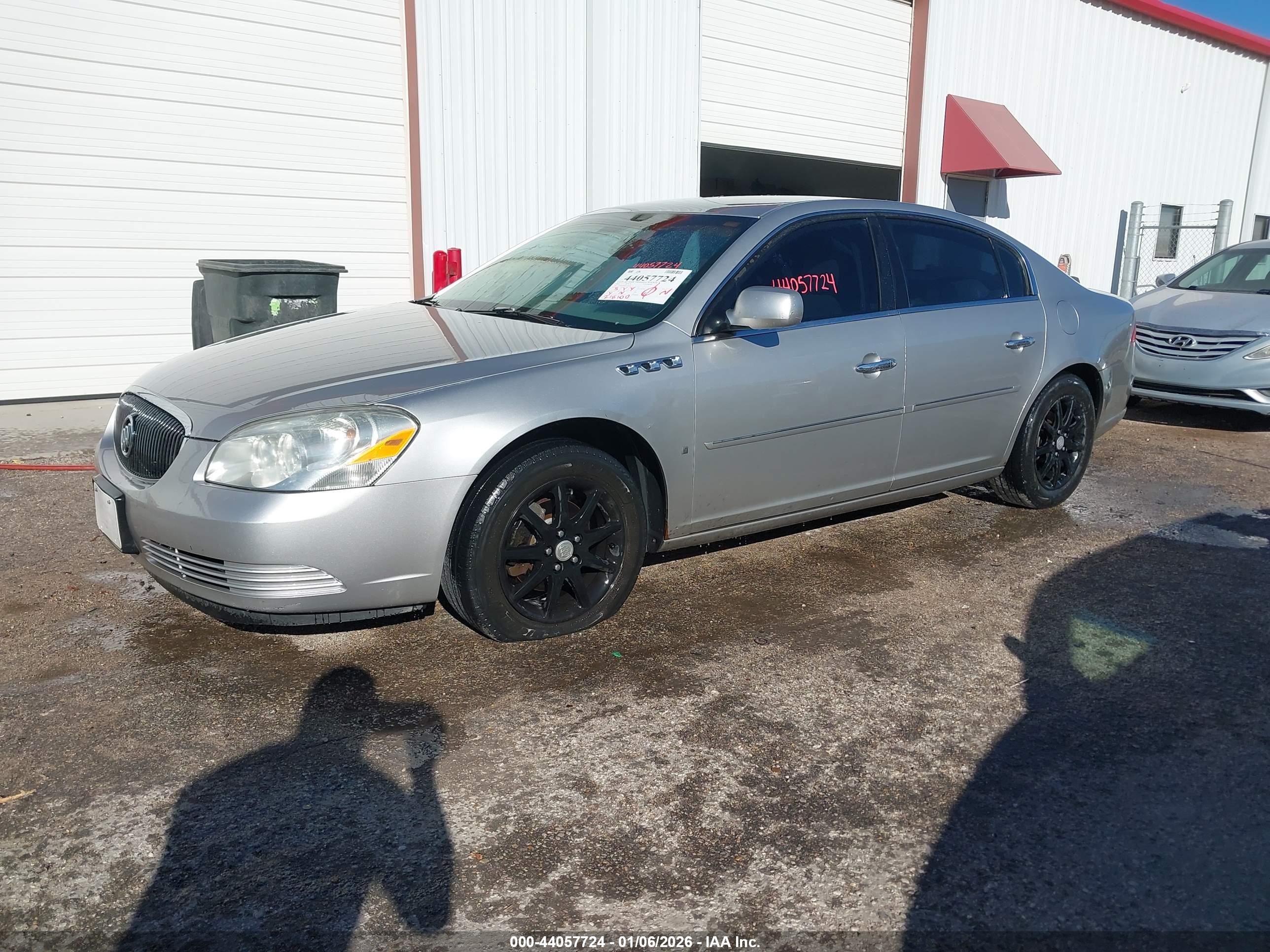 BUICK LUCERNE image 2