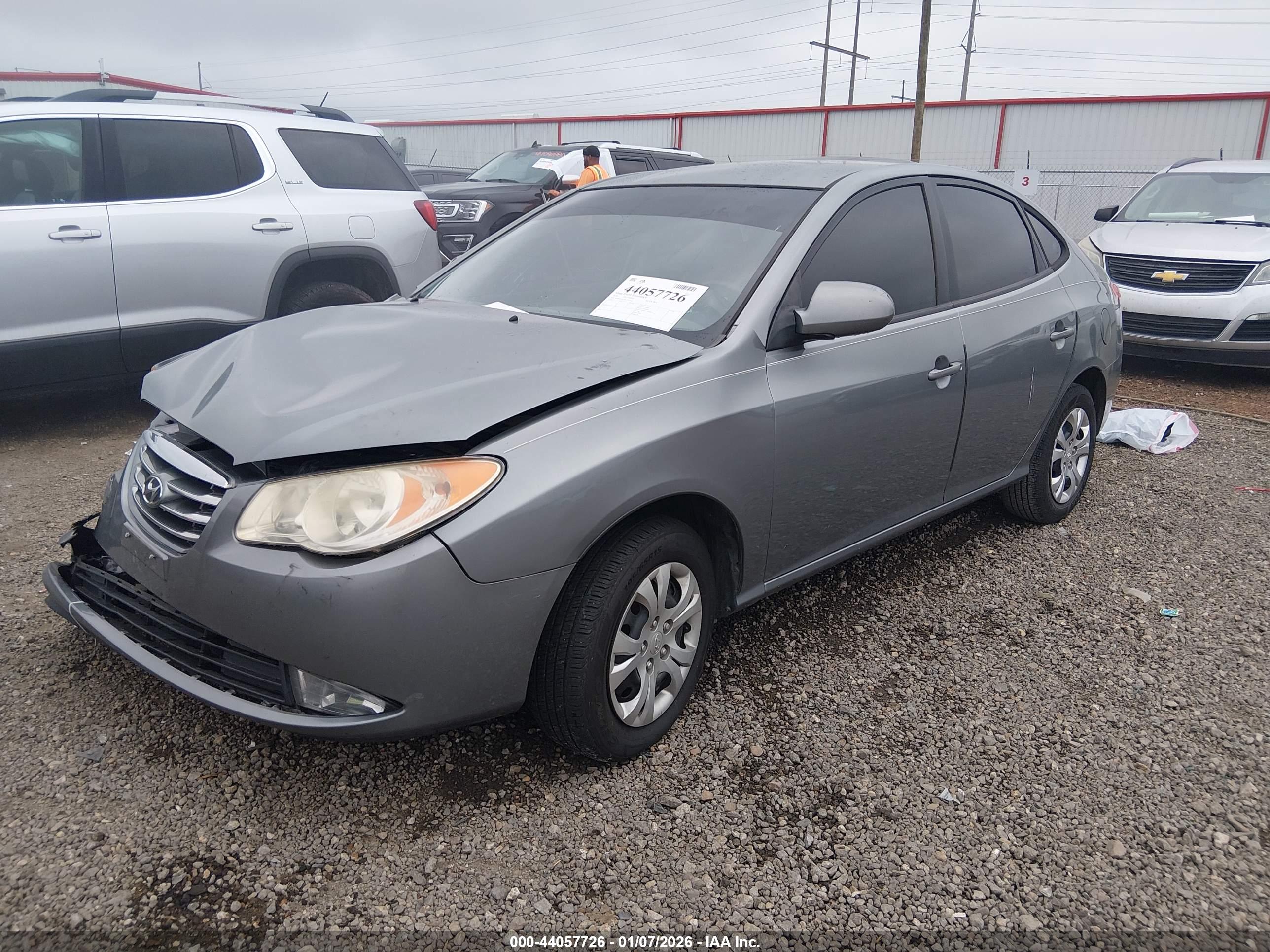 HYUNDAI ELANTRA image 2