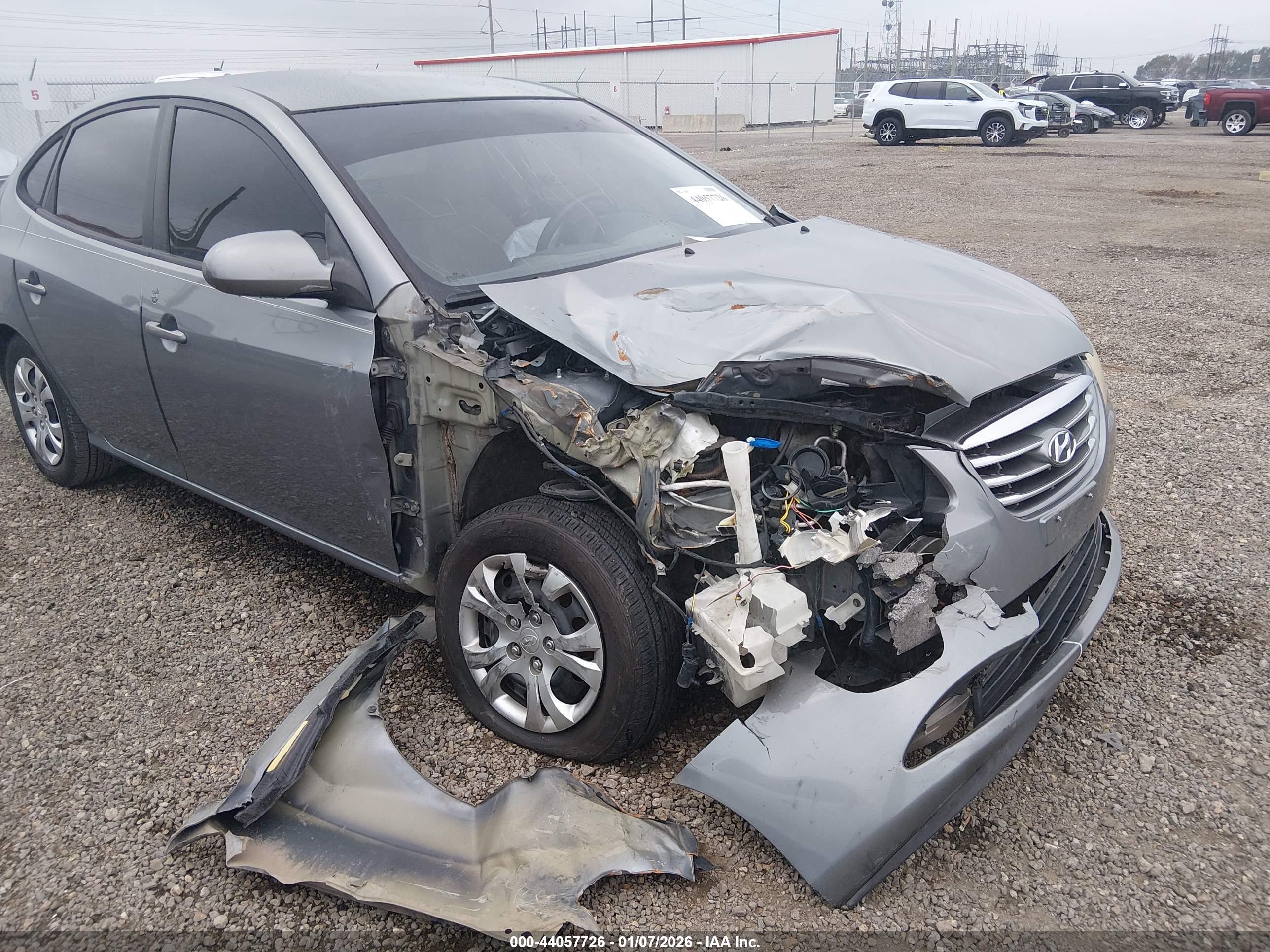 HYUNDAI ELANTRA image 6
