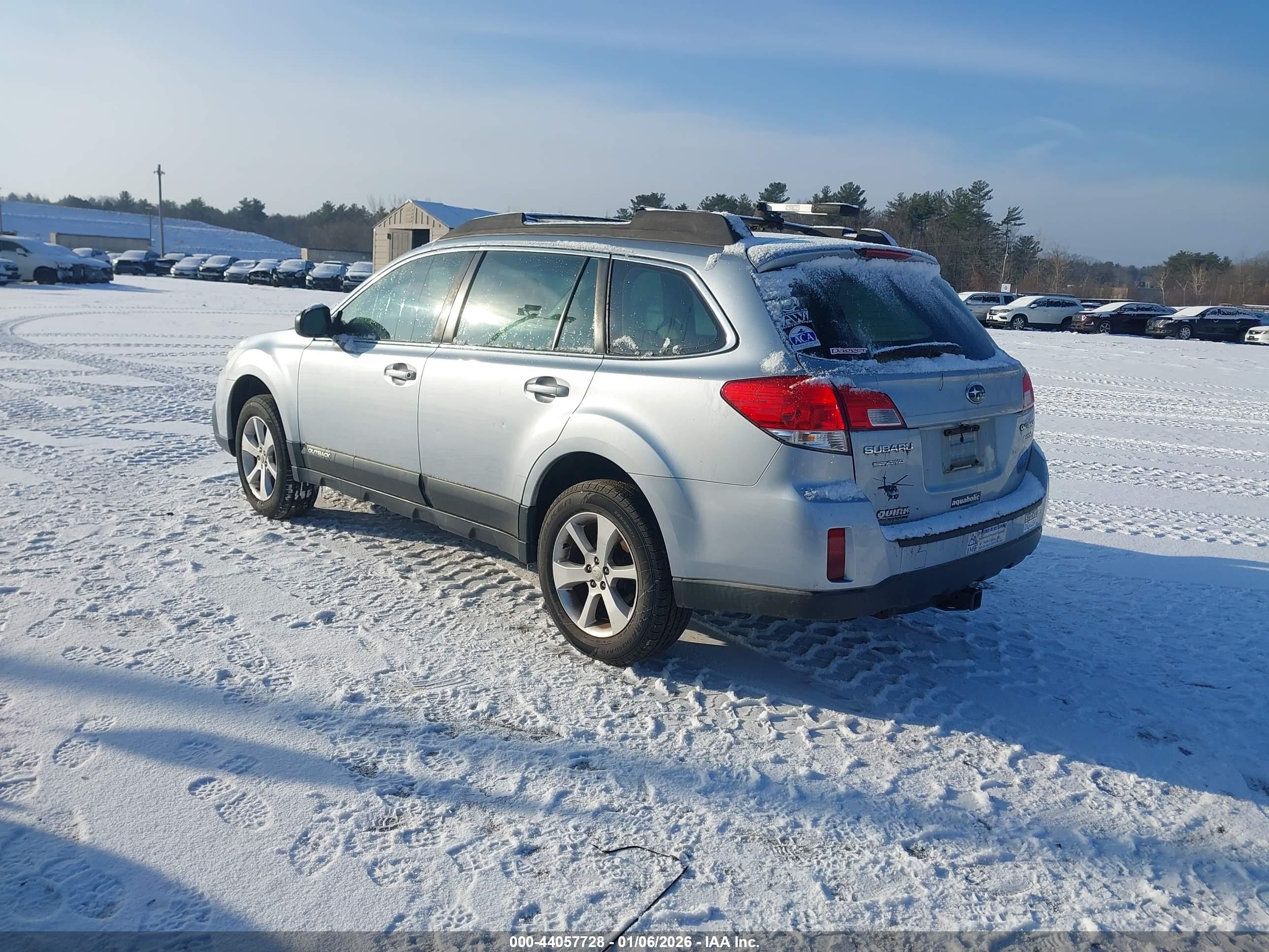 SUBARU OUTBACK image 3