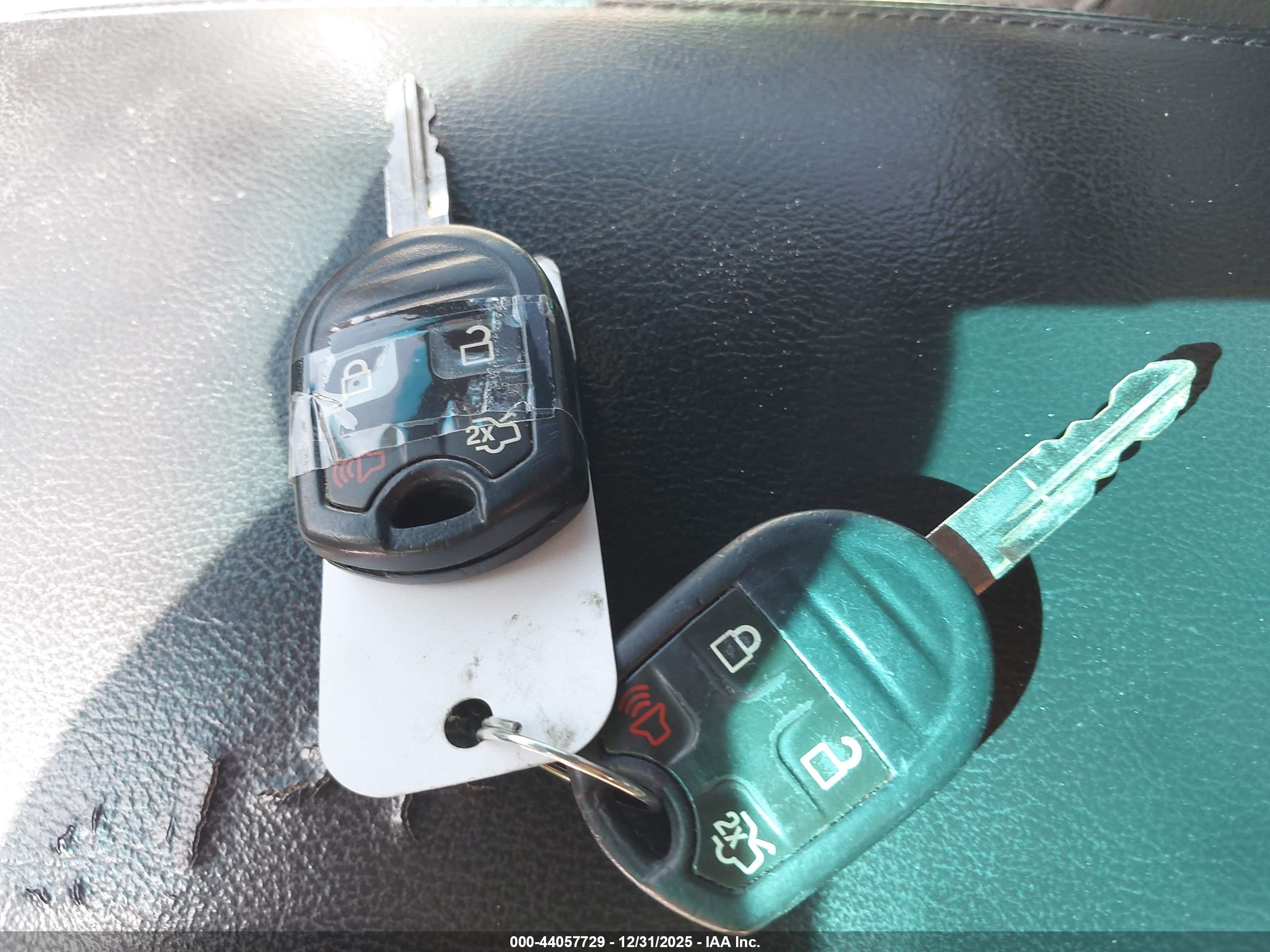 FORD EXPLORER image 11