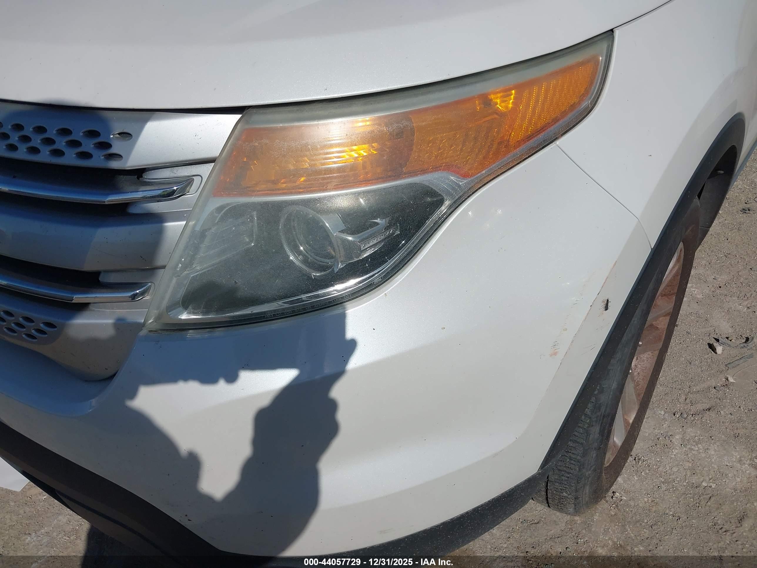 FORD EXPLORER image 6
