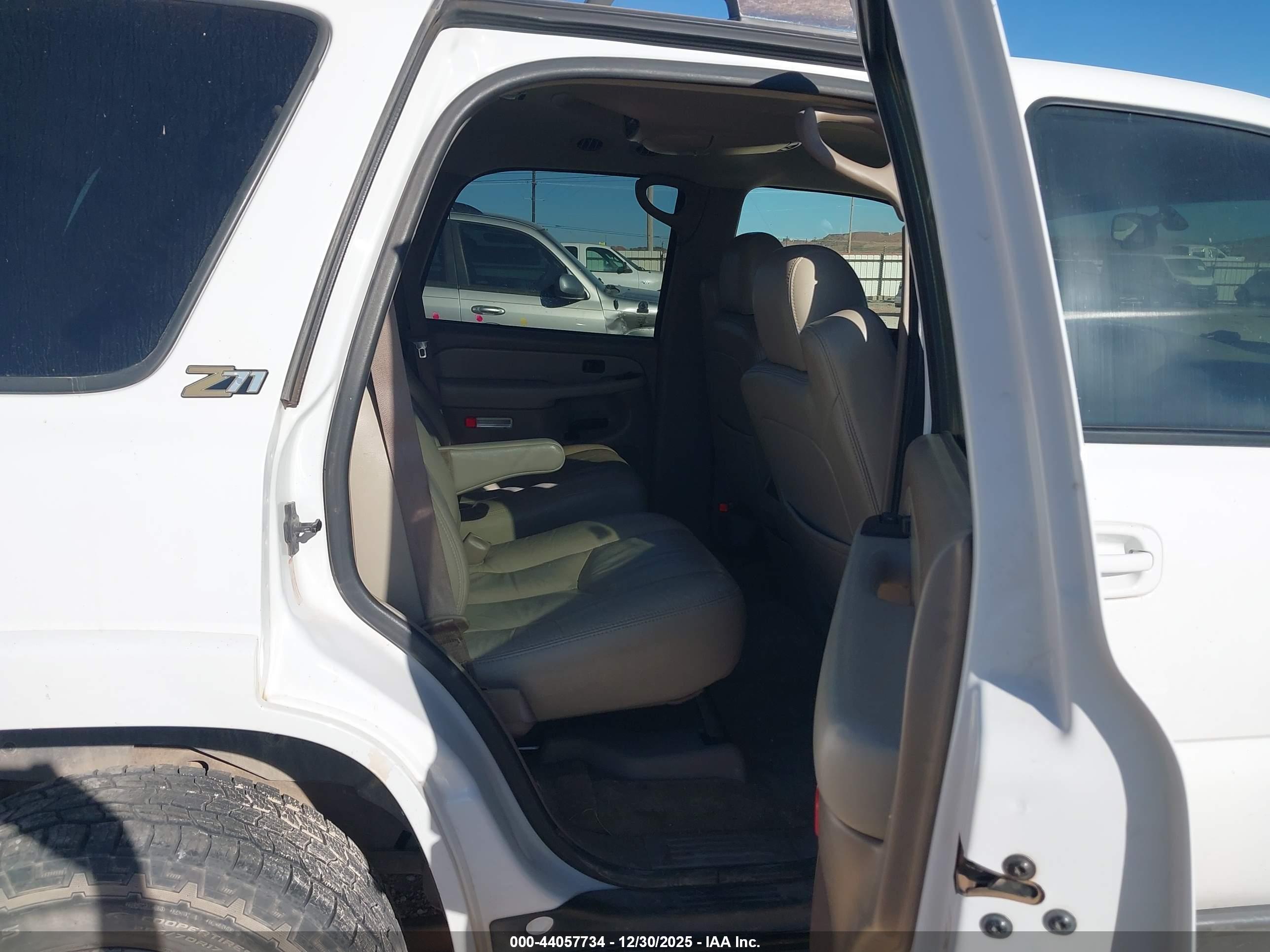CHEVROLET TAHOE image 8