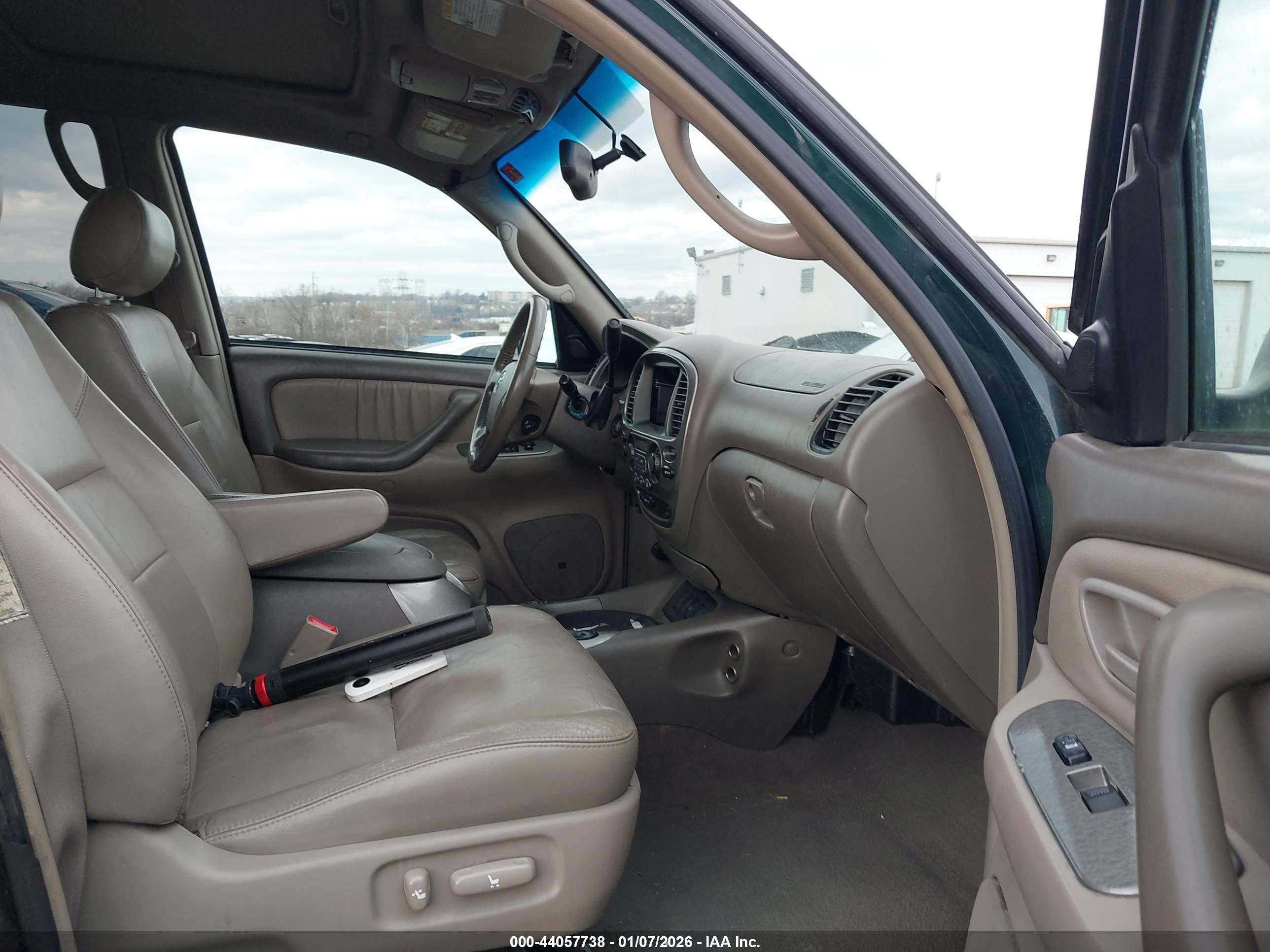 TOYOTA SEQUOIA image 5