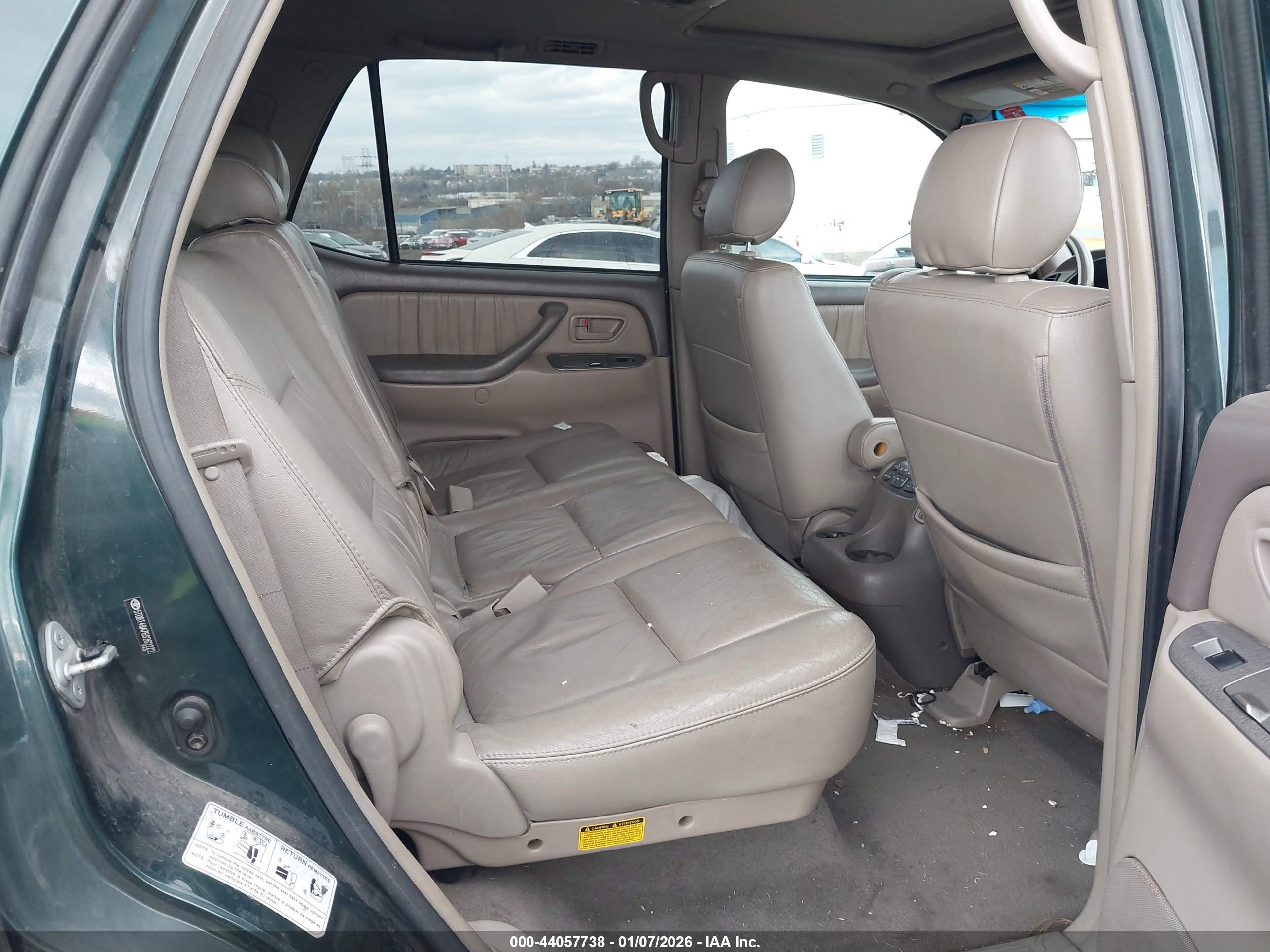 TOYOTA SEQUOIA image 8