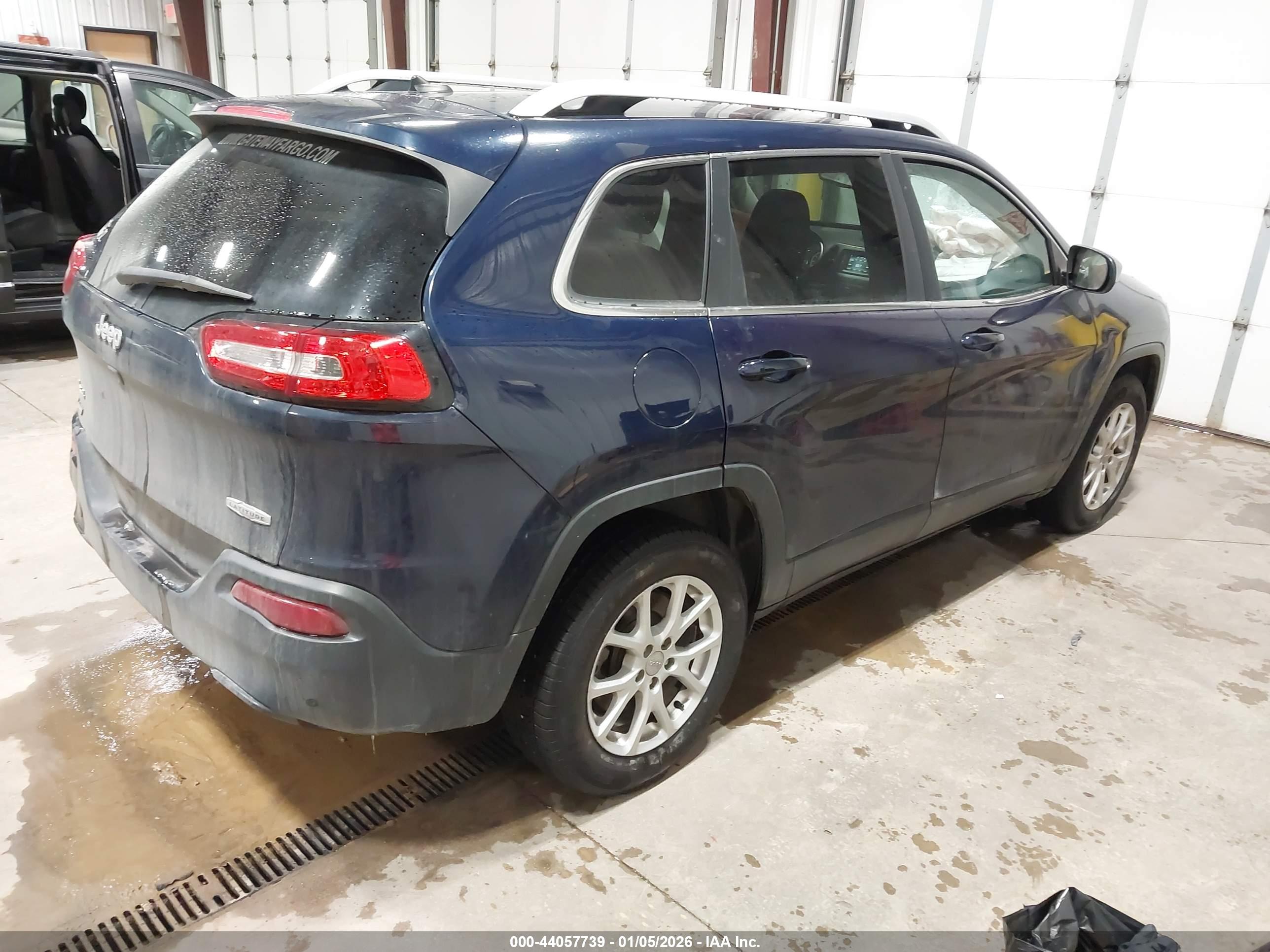 JEEP CHEROKEE image 4