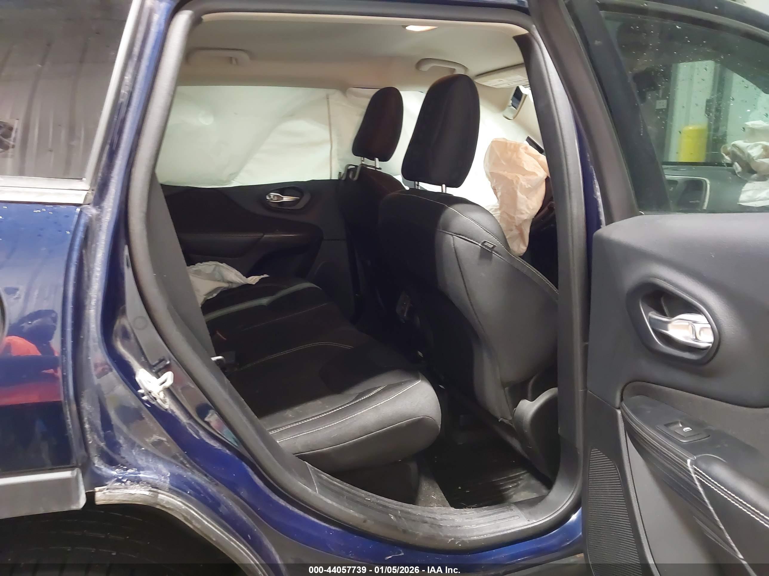 JEEP CHEROKEE image 8