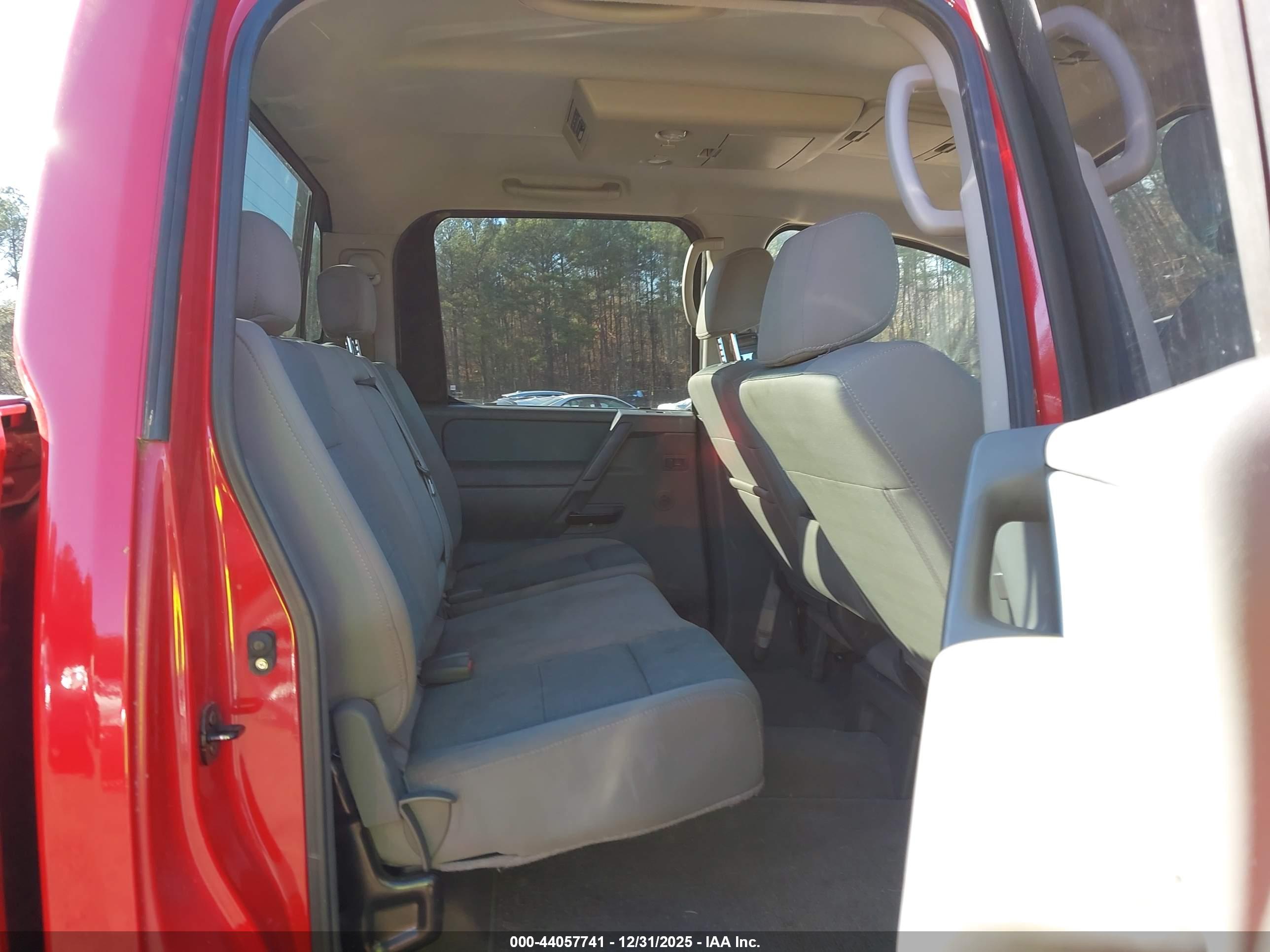 NISSAN TITAN image 8