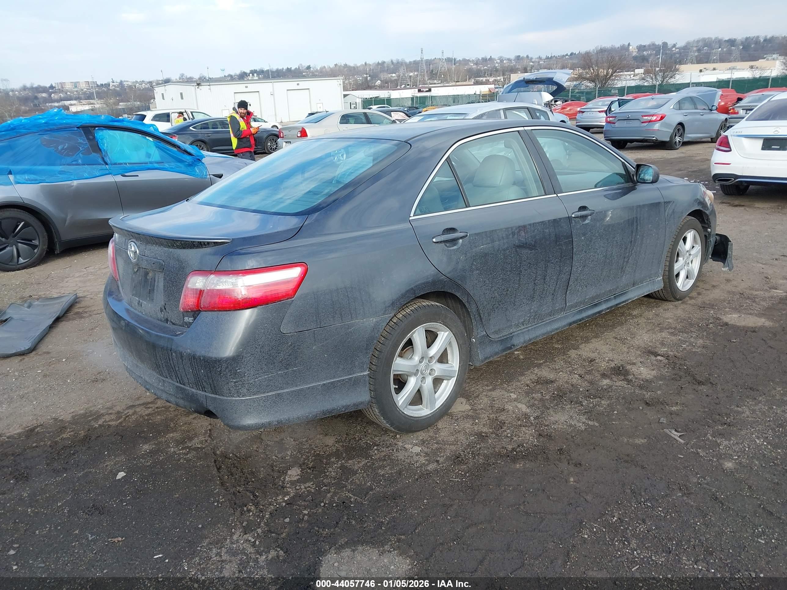 TOYOTA CAMRY image 4