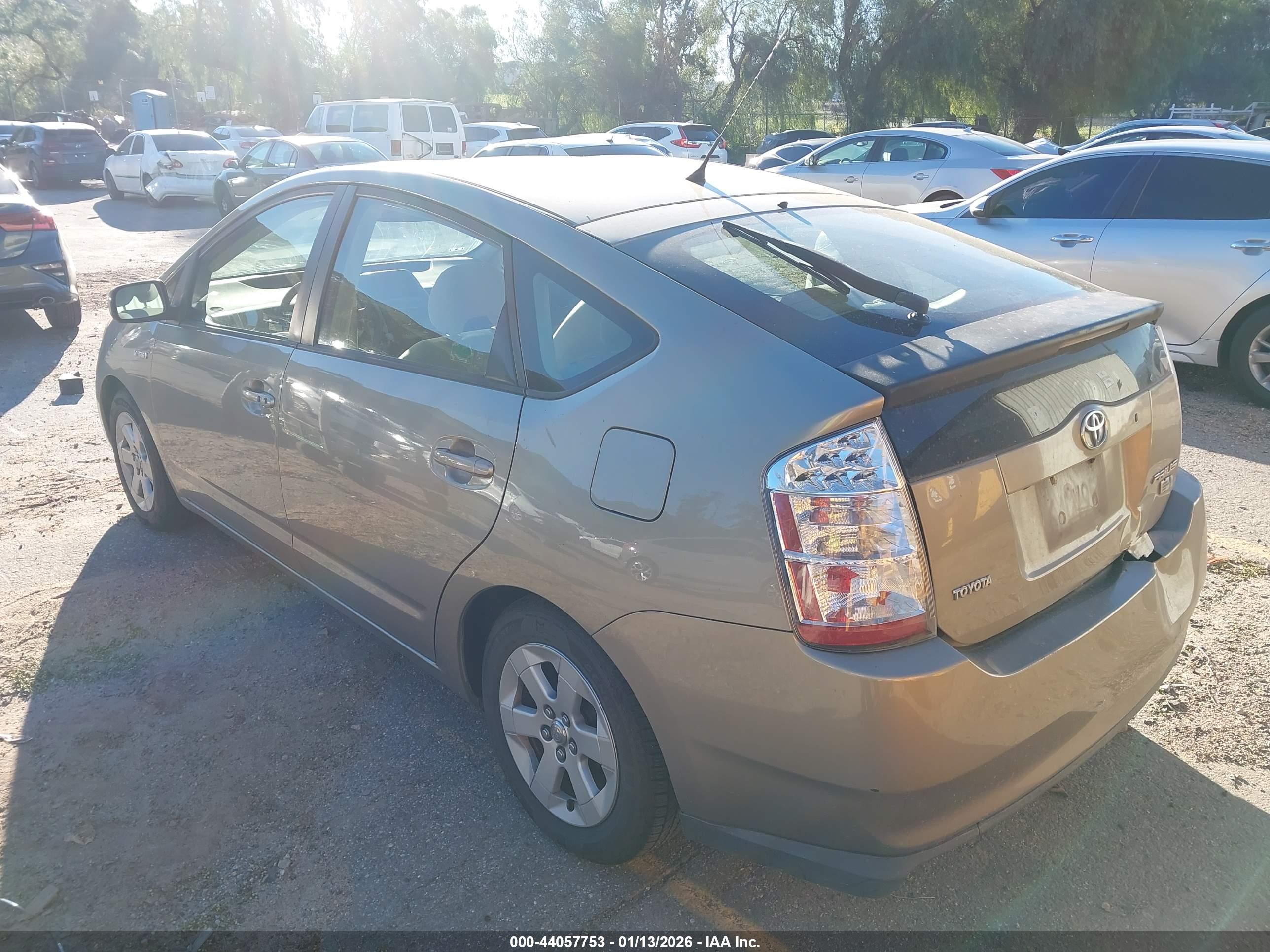 TOYOTA PRIUS image 3