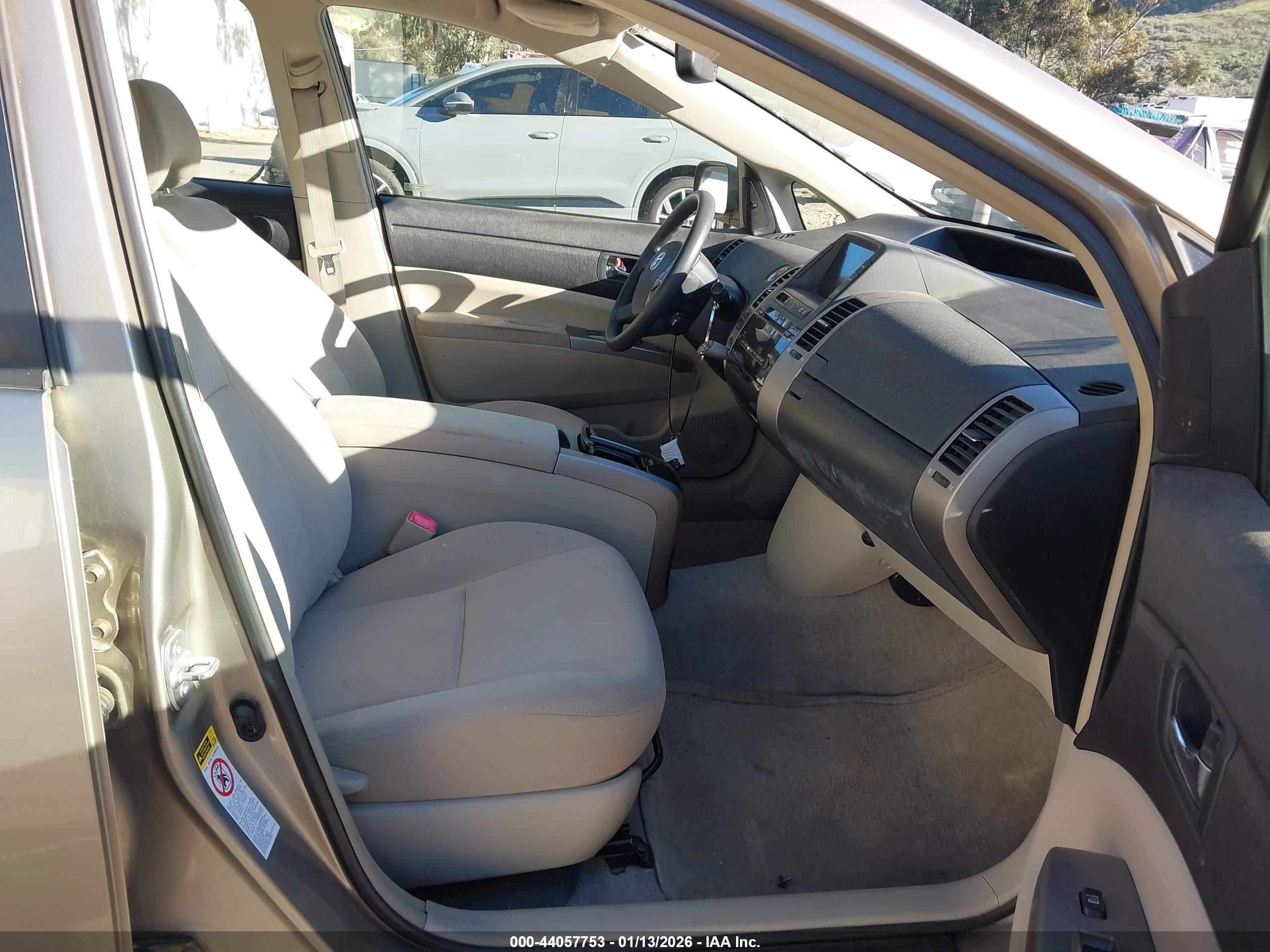 TOYOTA PRIUS image 5