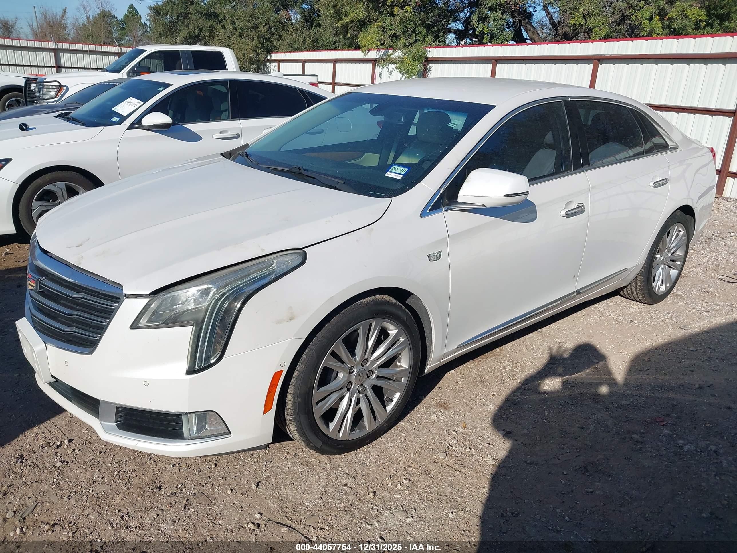 CADILLAC XTS image 2