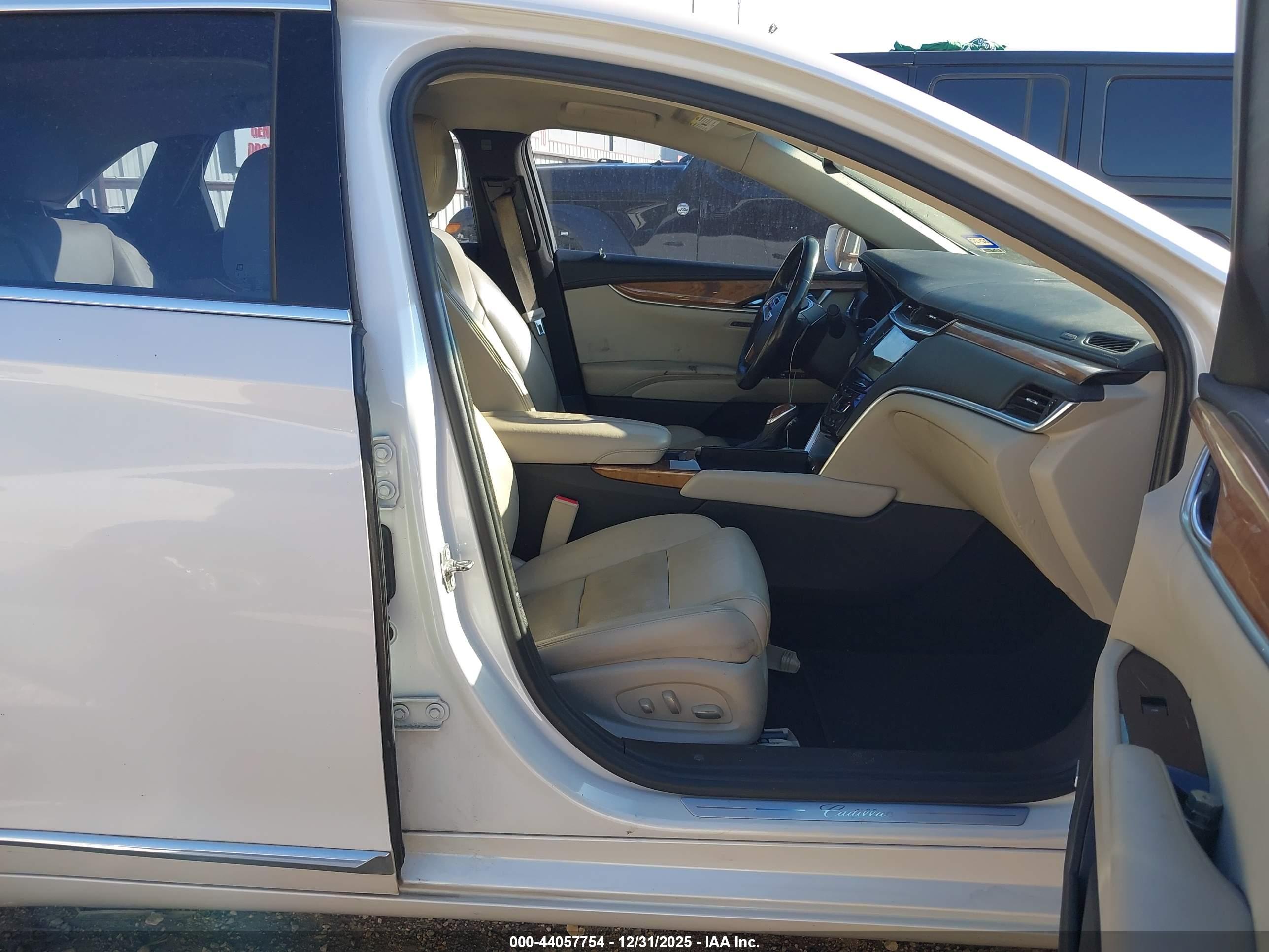CADILLAC XTS image 5