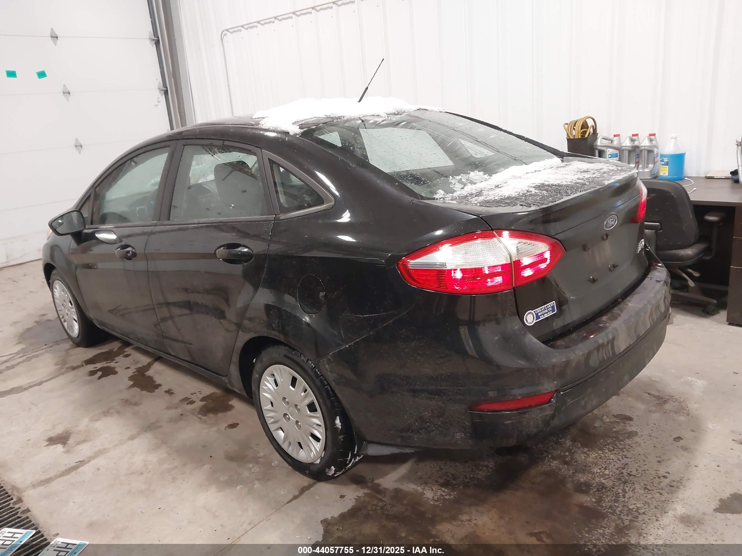 FORD FIESTA image 3