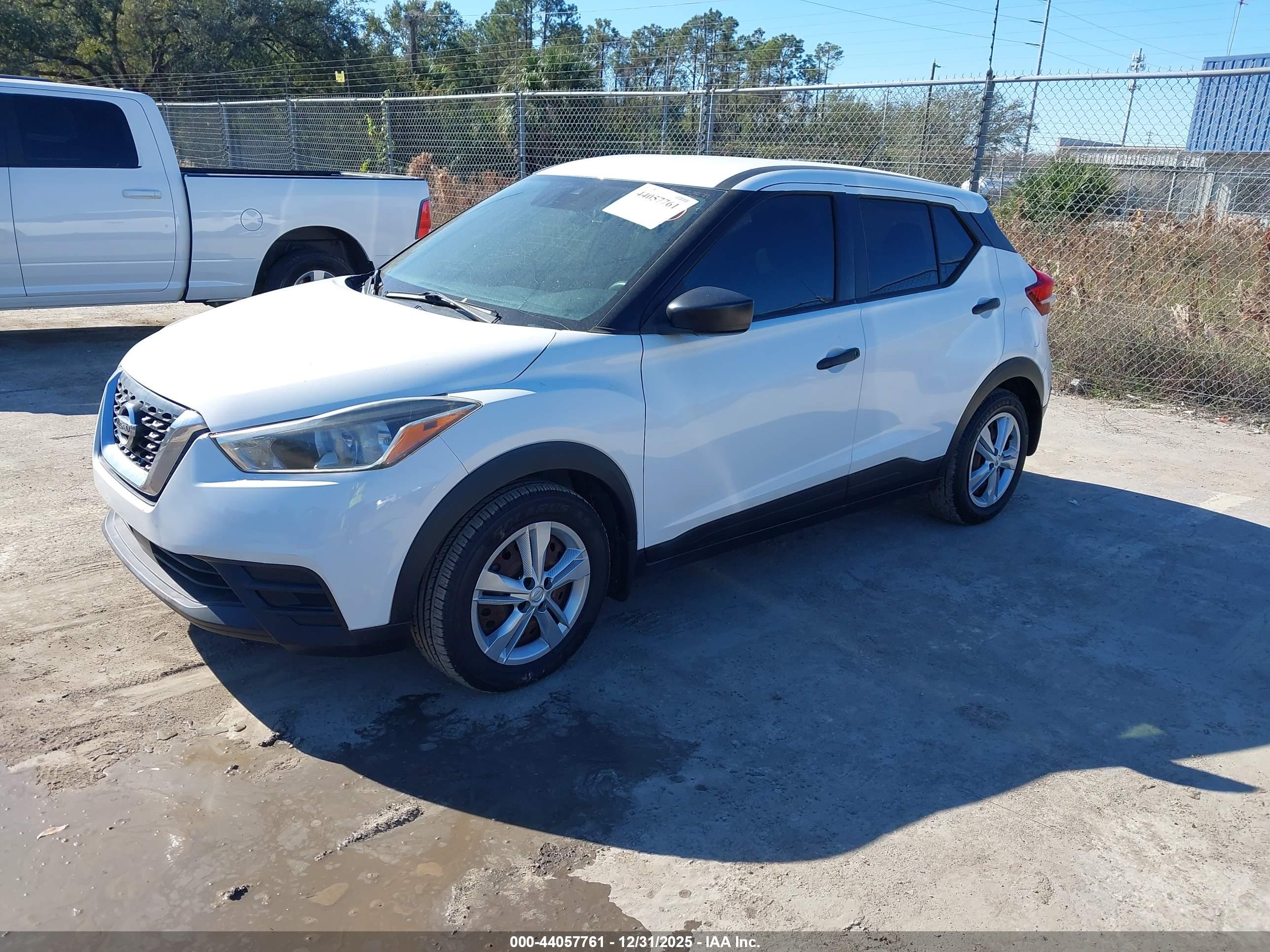 NISSAN KICKS image 2