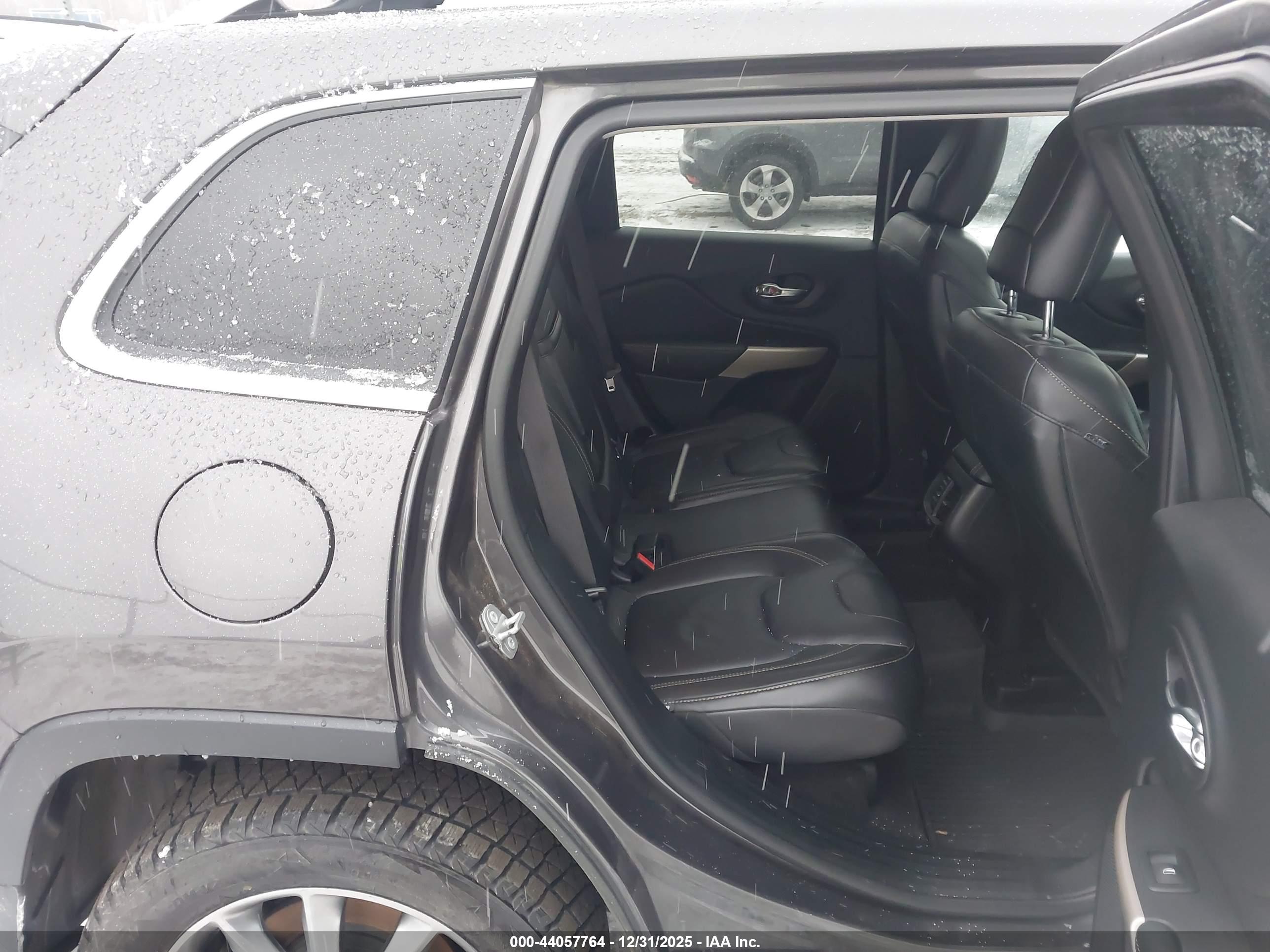 JEEP CHEROKEE image 8