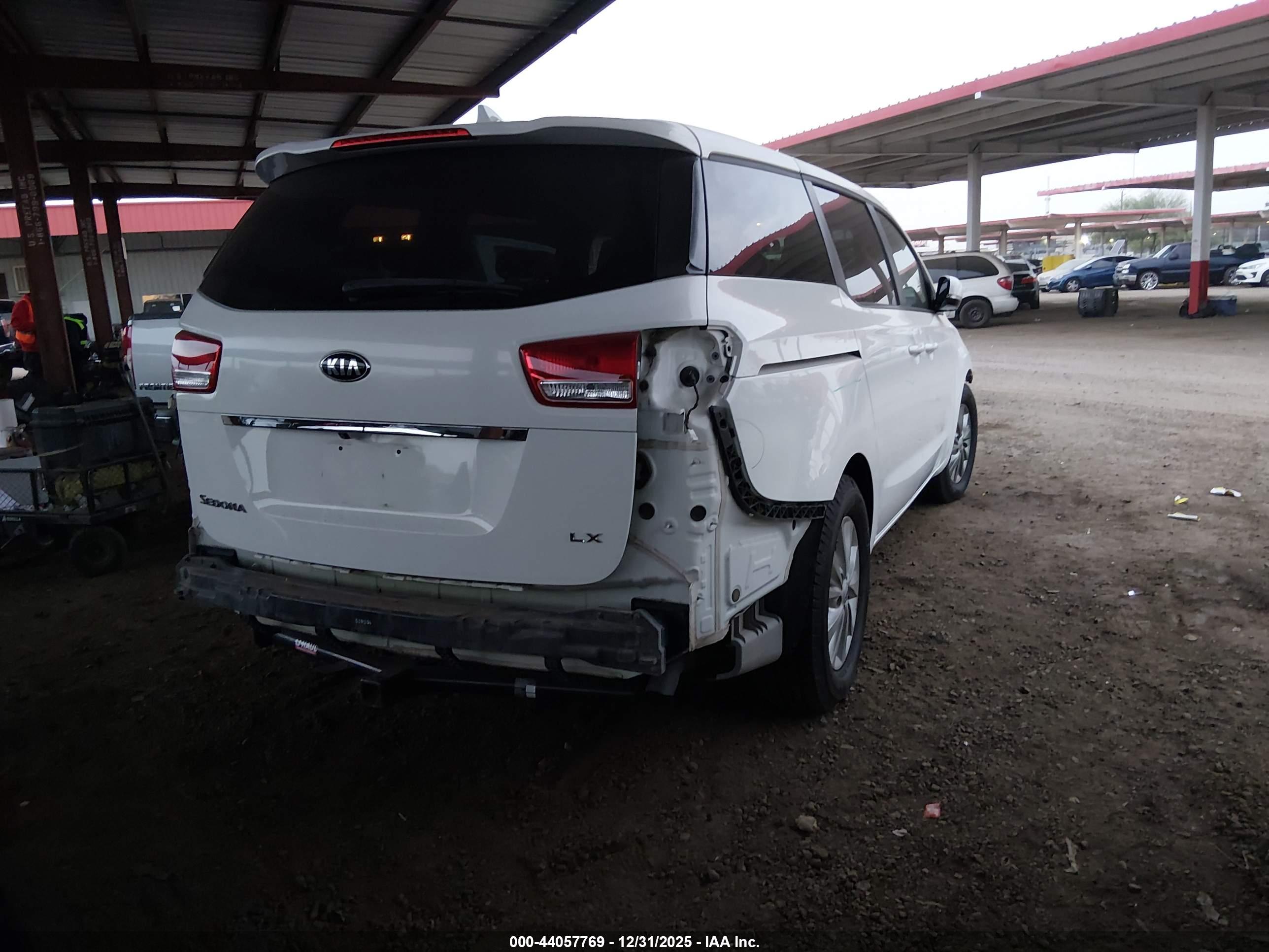 KIA SEDONA image 4