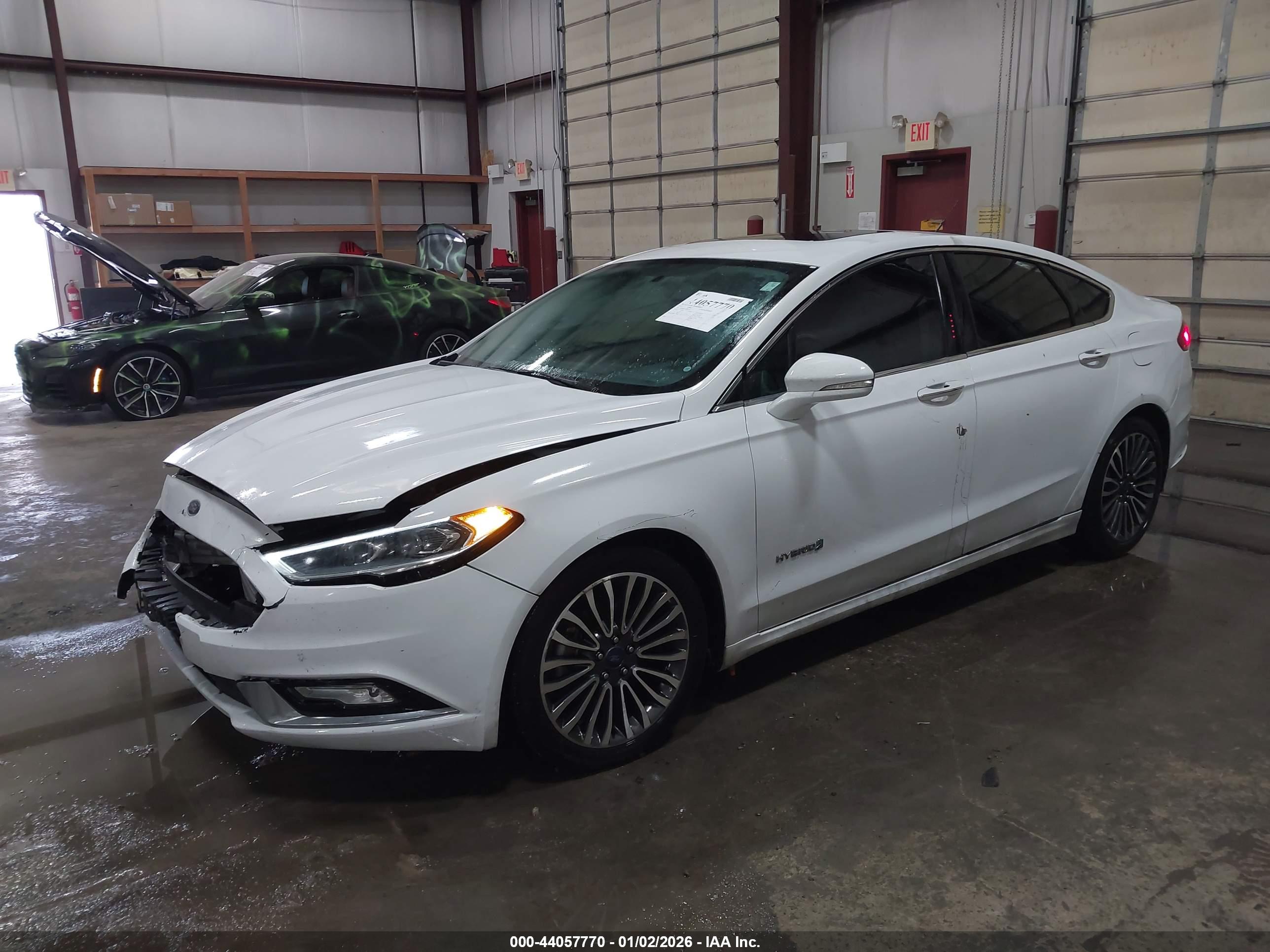 FORD FUSION image 2