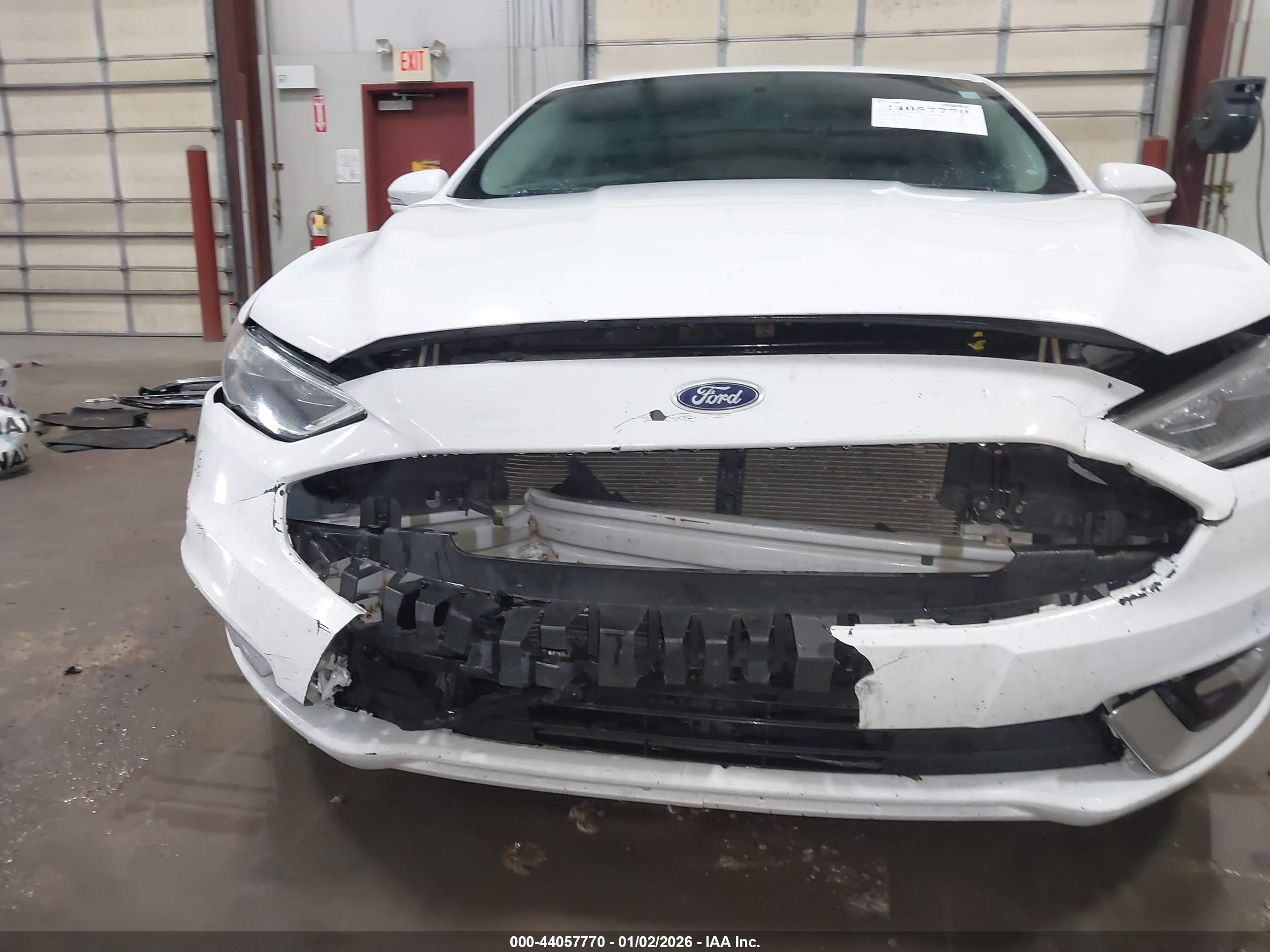 FORD FUSION image 6