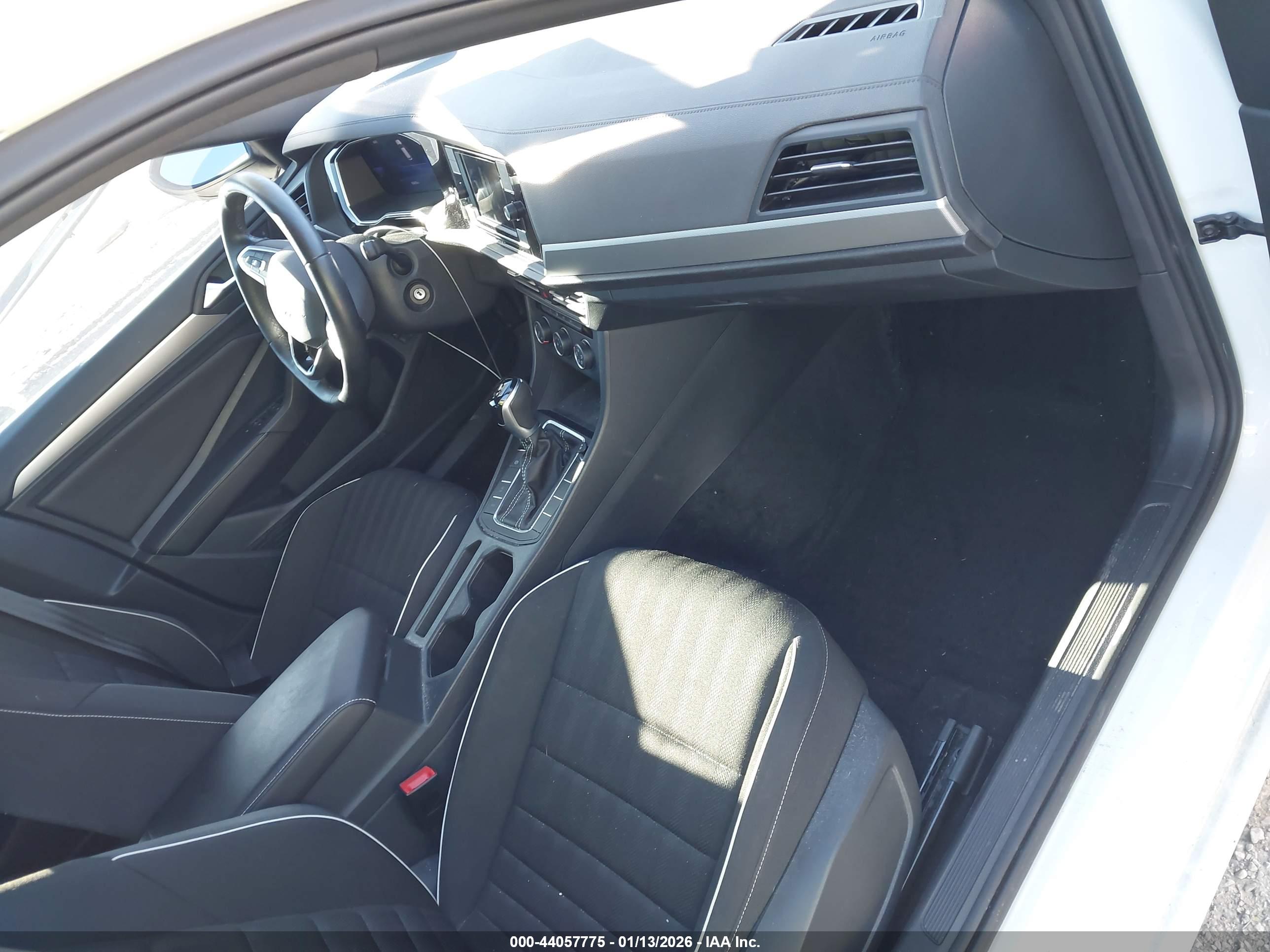 VOLKSWAGEN JETTA image 5