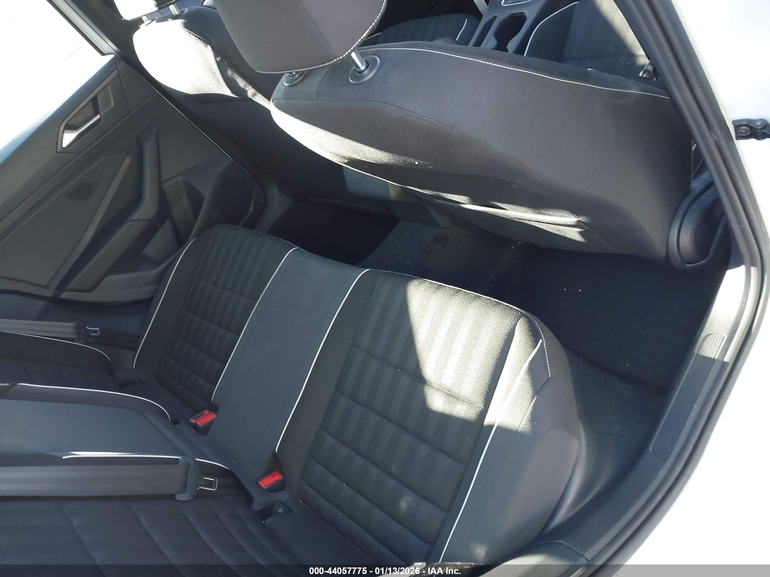 VOLKSWAGEN JETTA image 8
