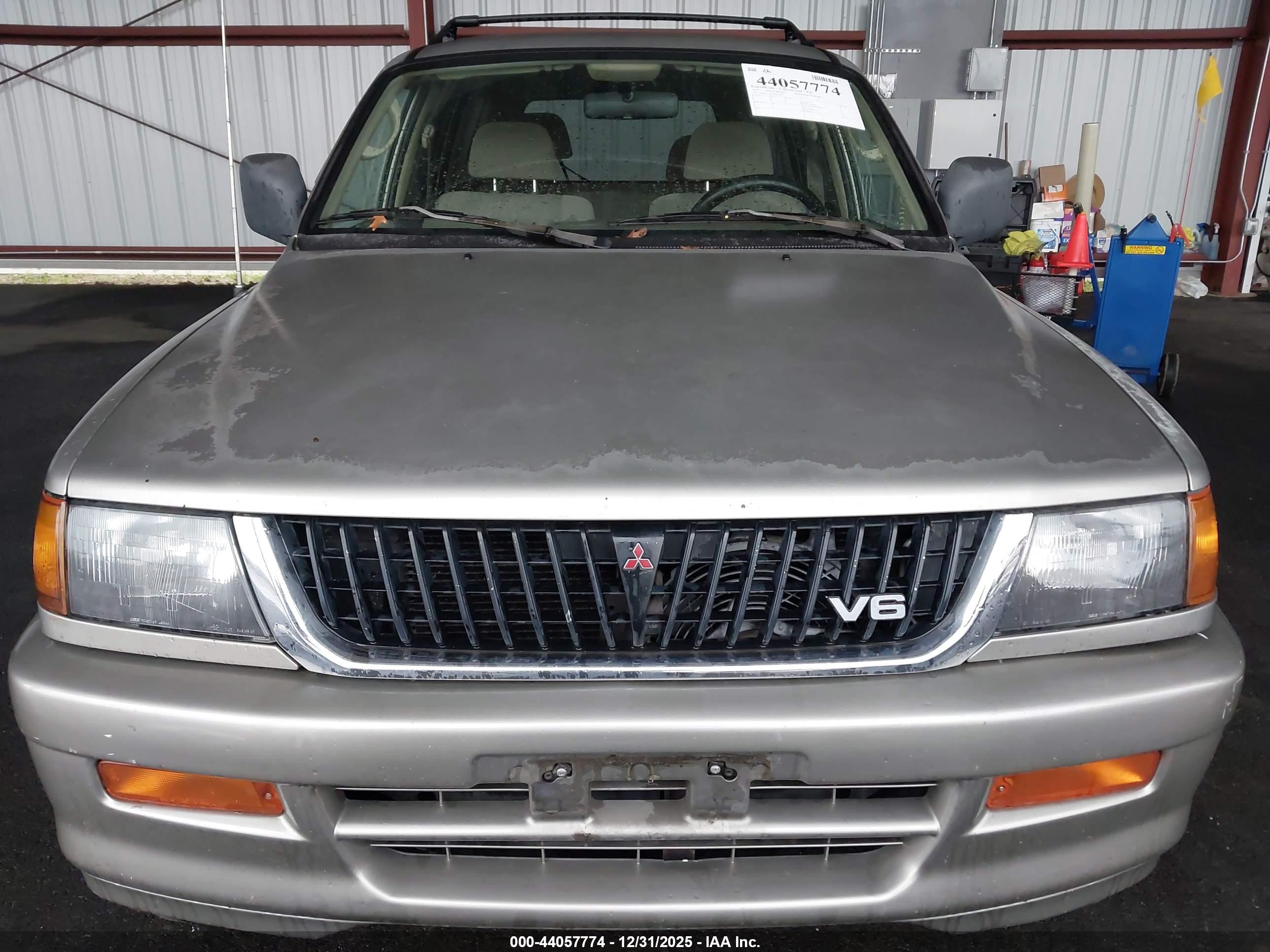 MITSUBISHI MONTERO image 6