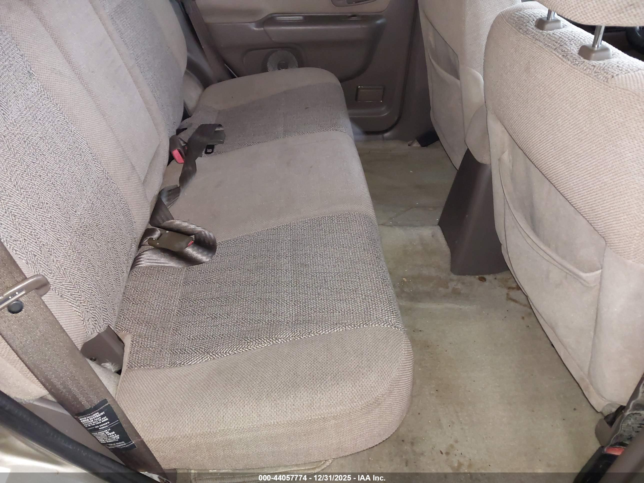 MITSUBISHI MONTERO image 8
