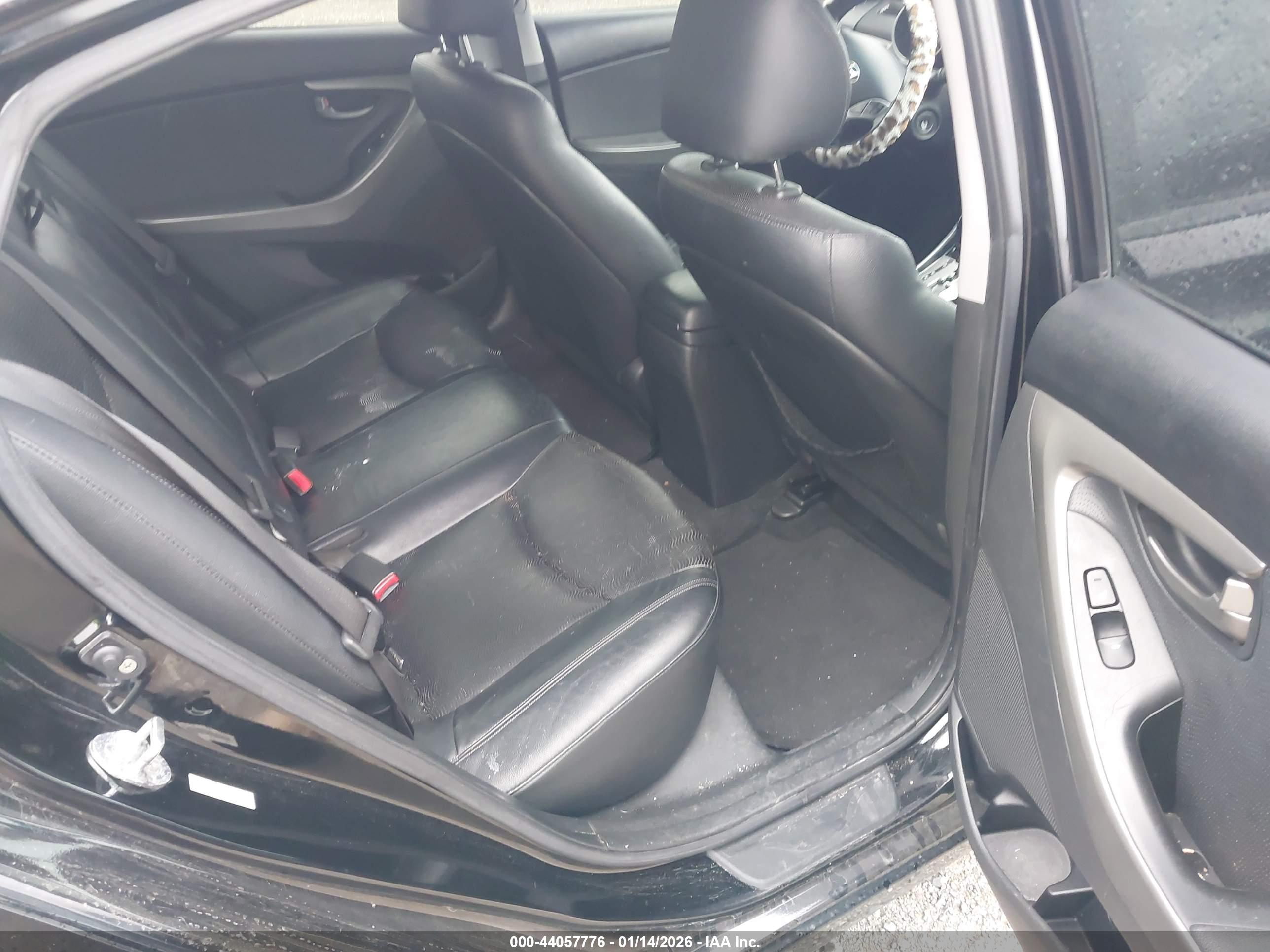 HYUNDAI ELANTRA image 8