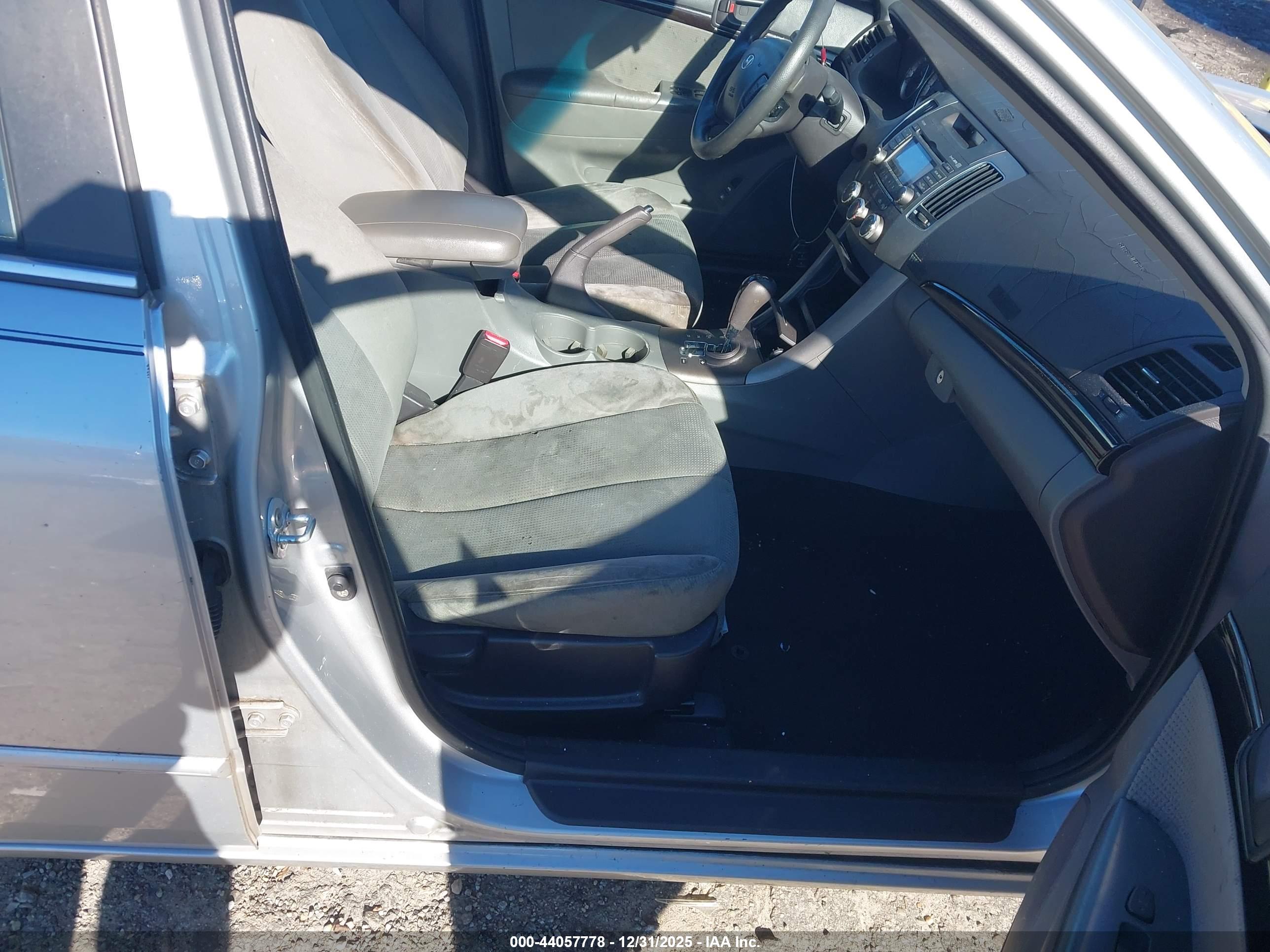 HYUNDAI SONATA image 5