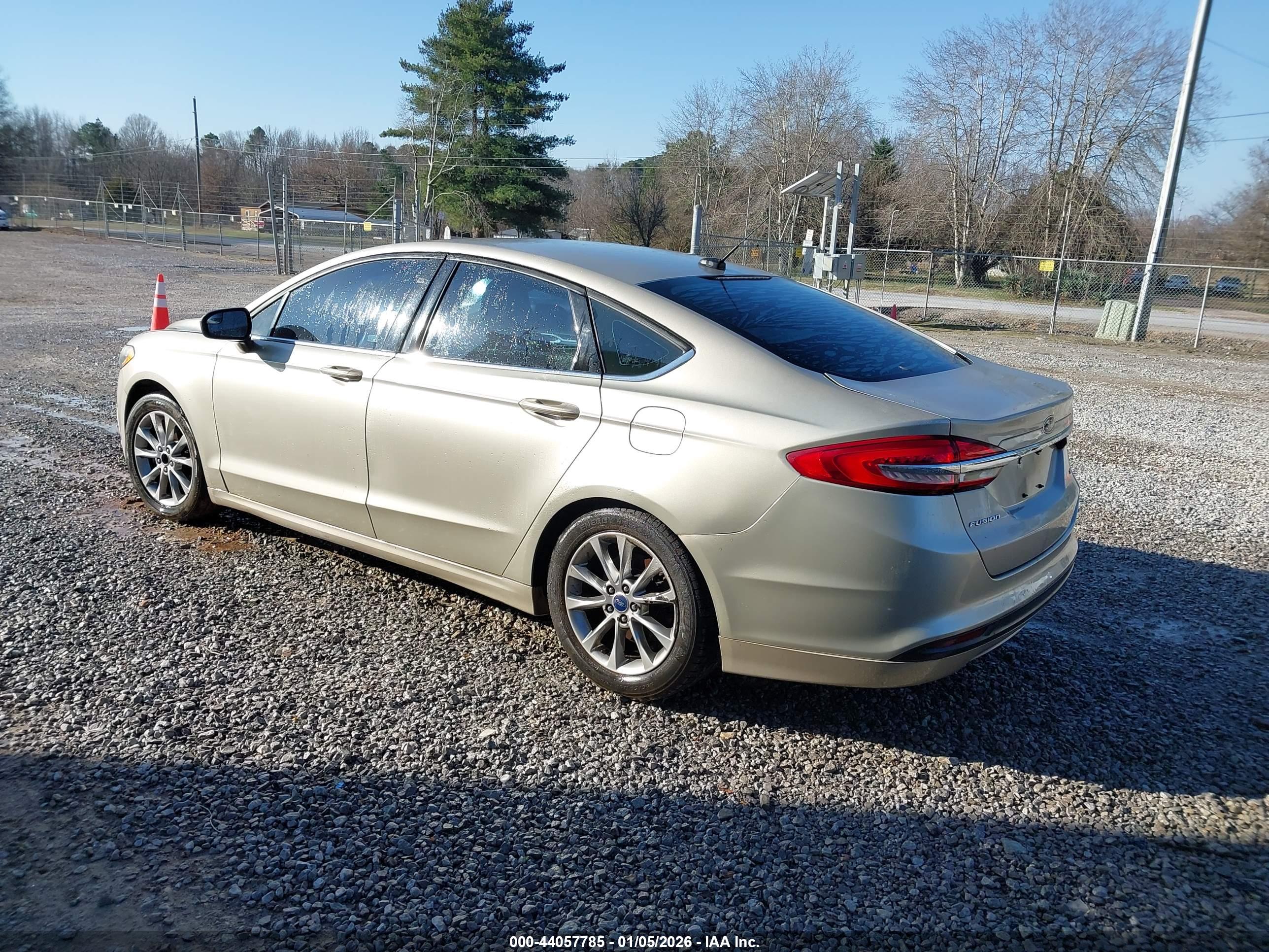 FORD FUSION image 3