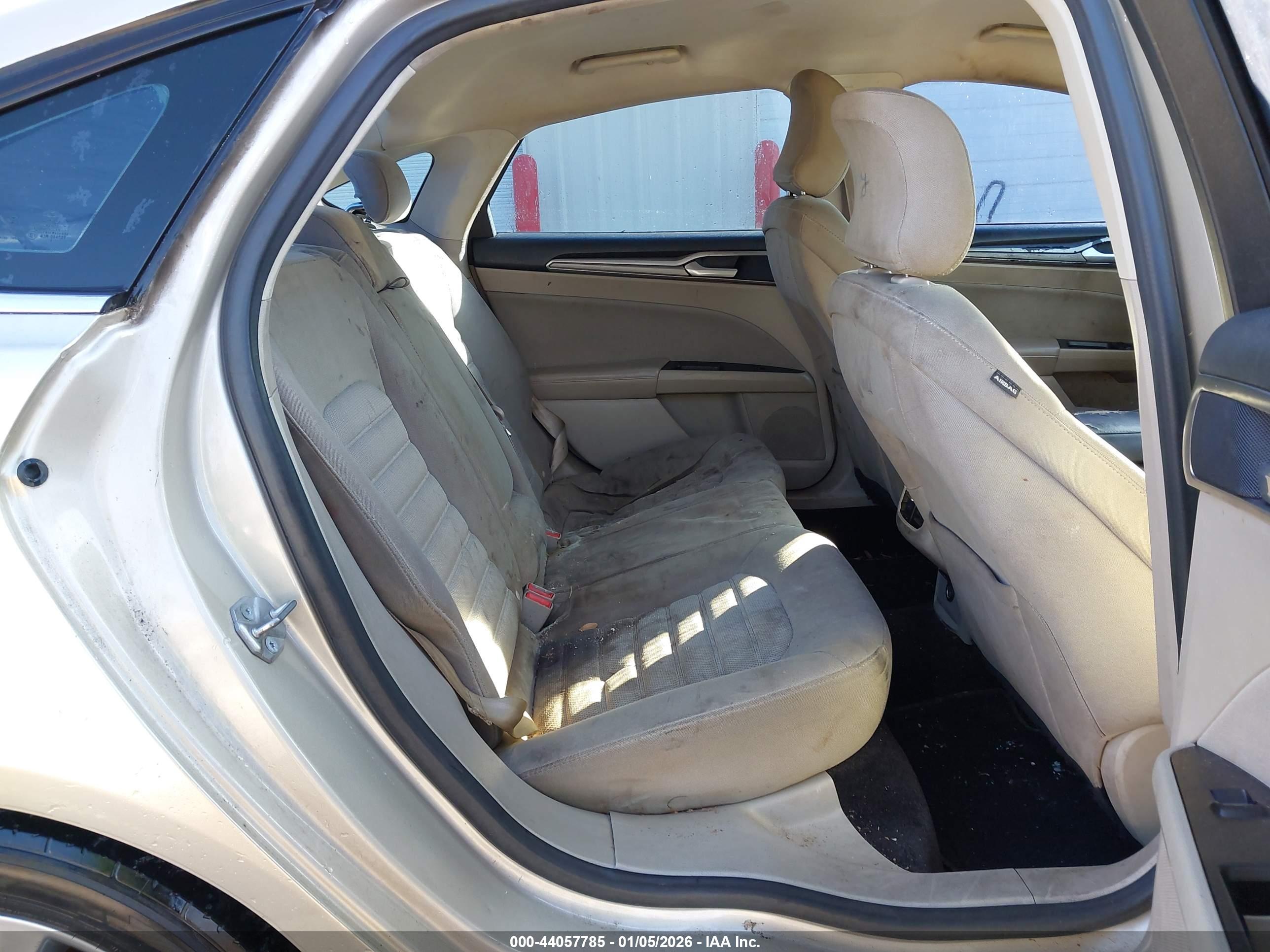 FORD FUSION image 8