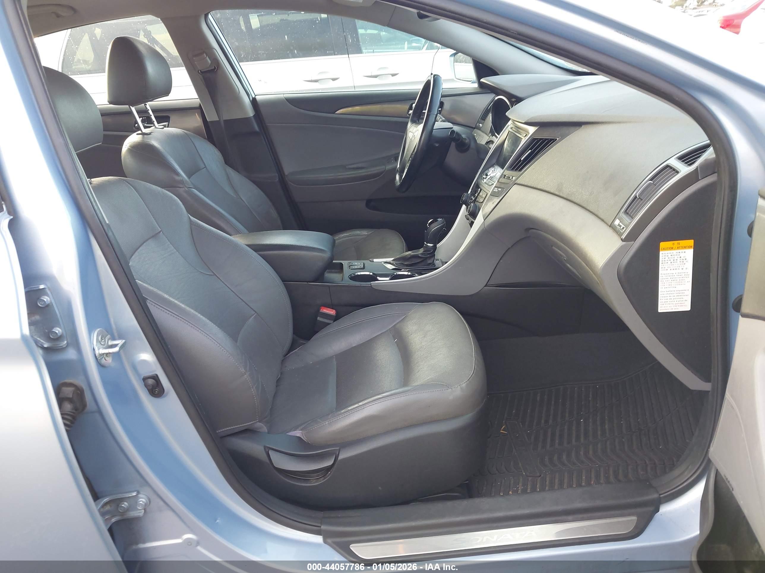 HYUNDAI SONATA image 5