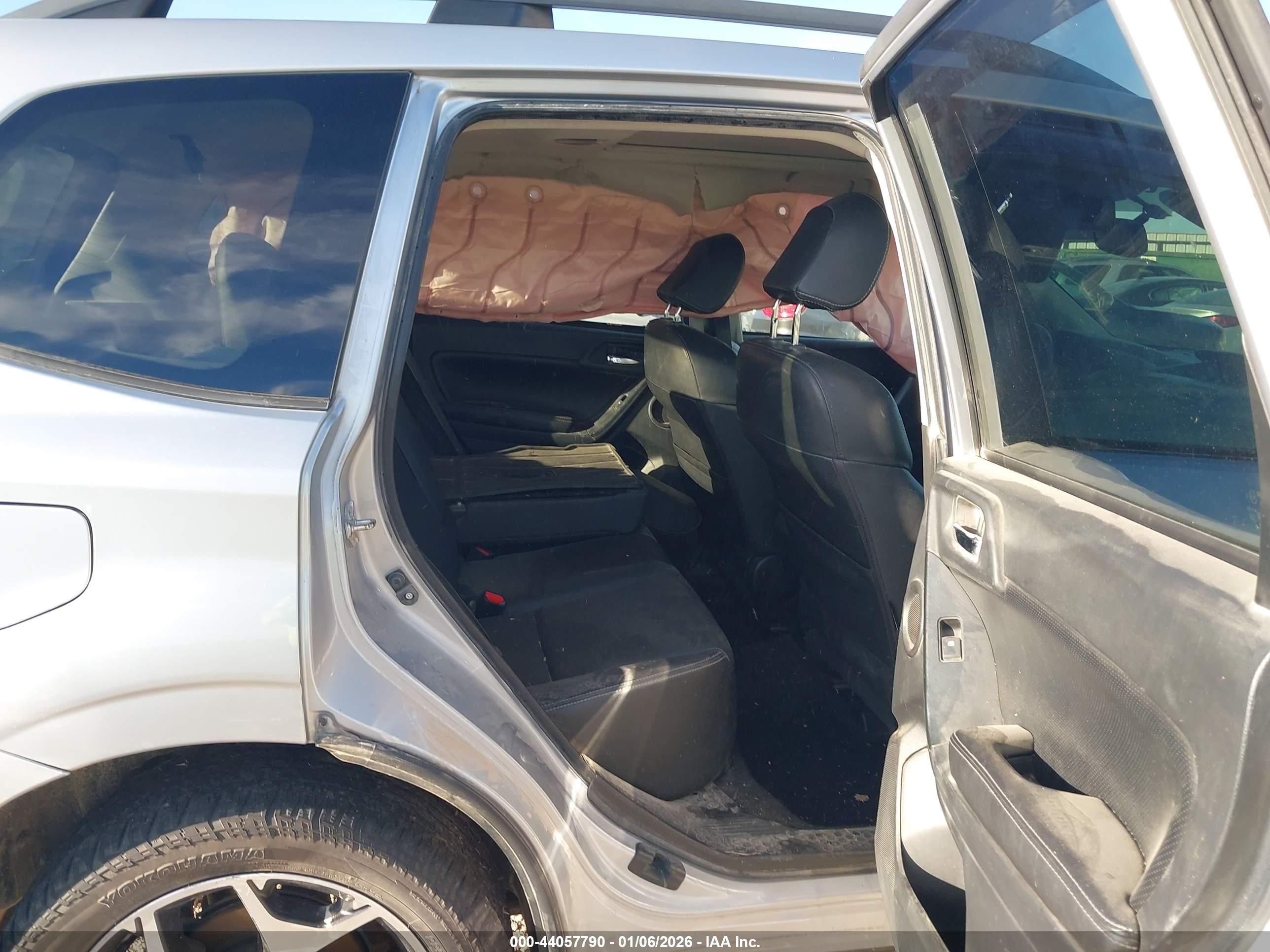 SUBARU FORESTER image 8