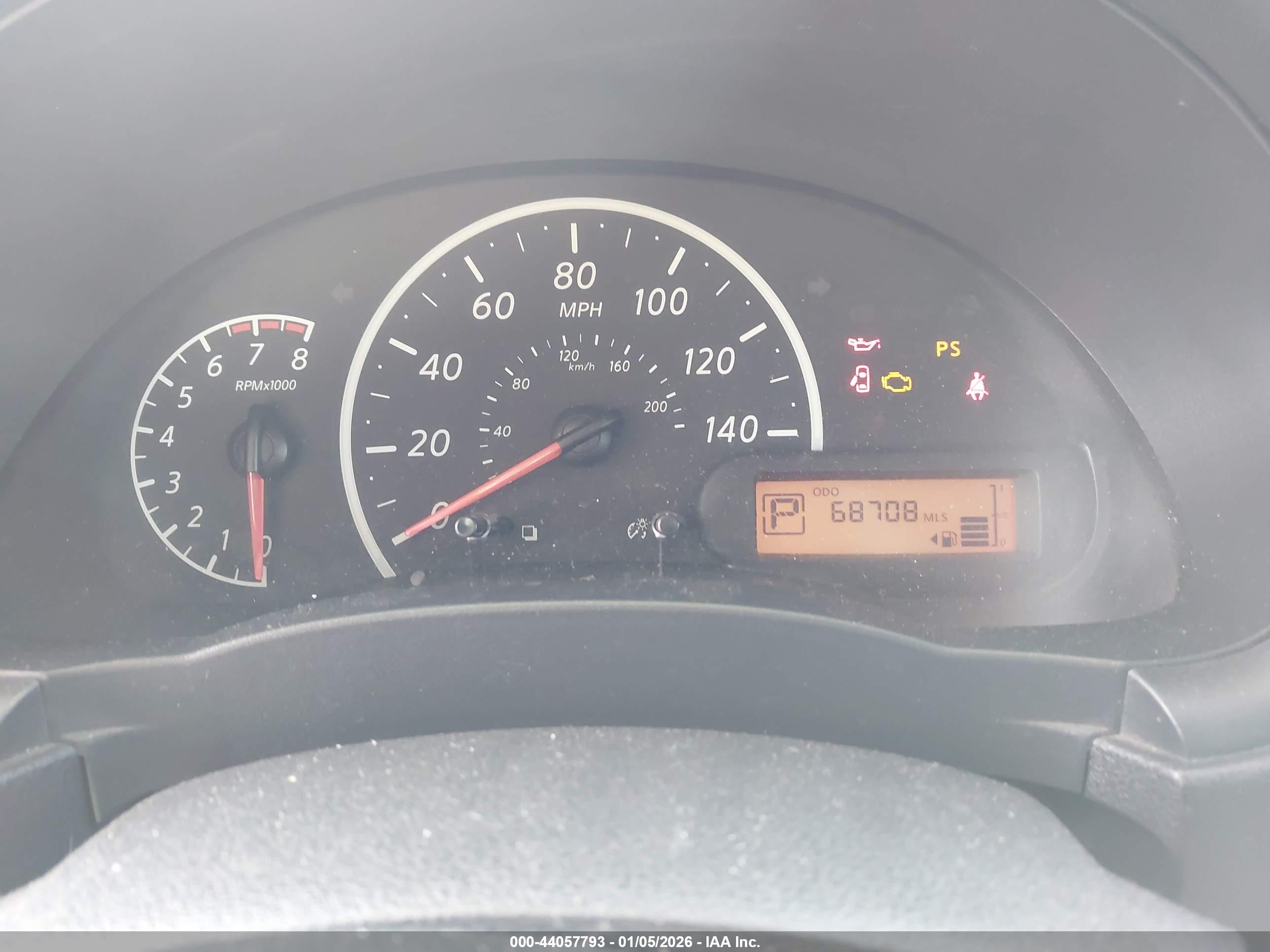 NISSAN VERSA image 7