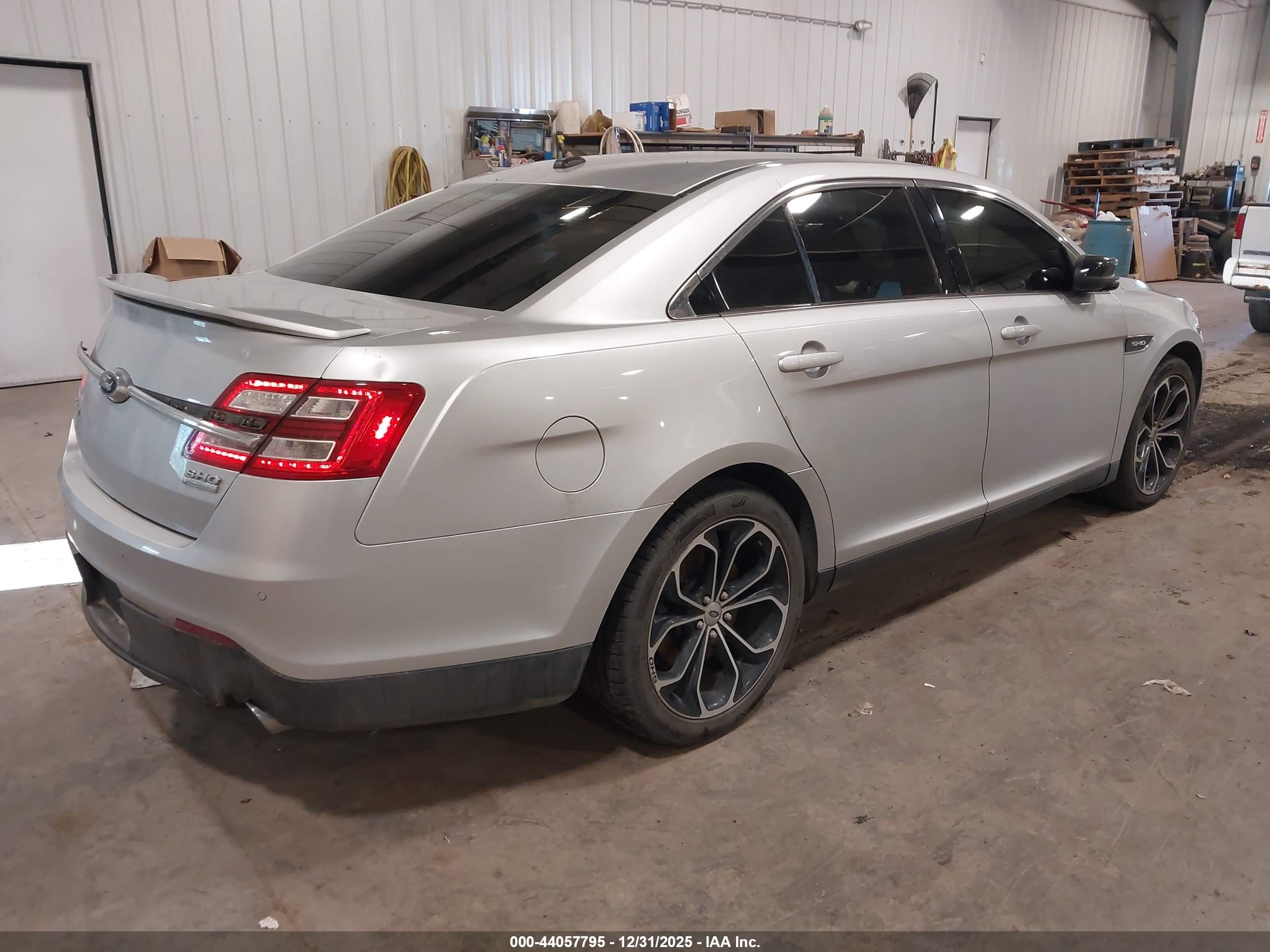 FORD TAURUS image 4
