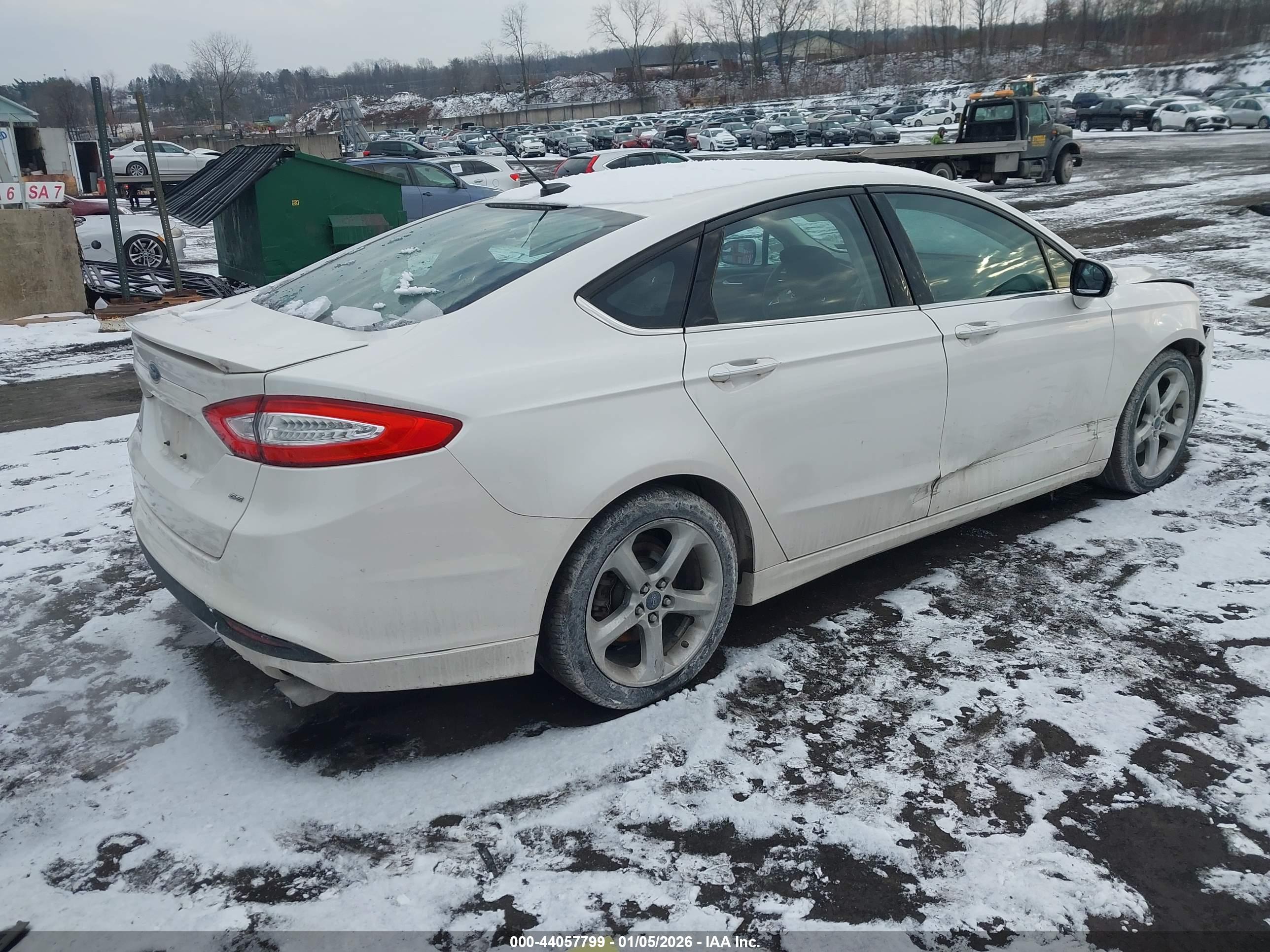 FORD FUSION image 4