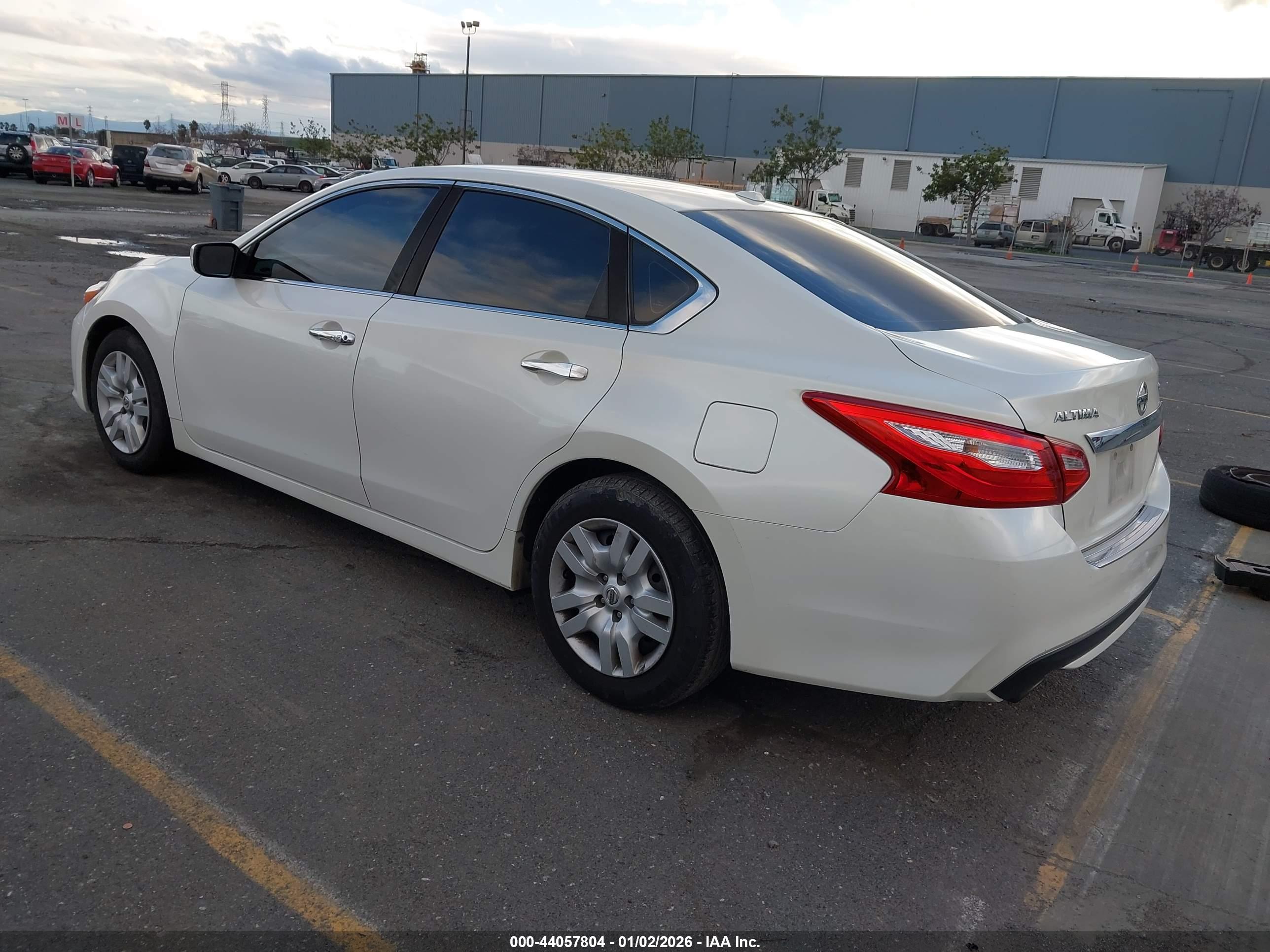 NISSAN ALTIMA image 3