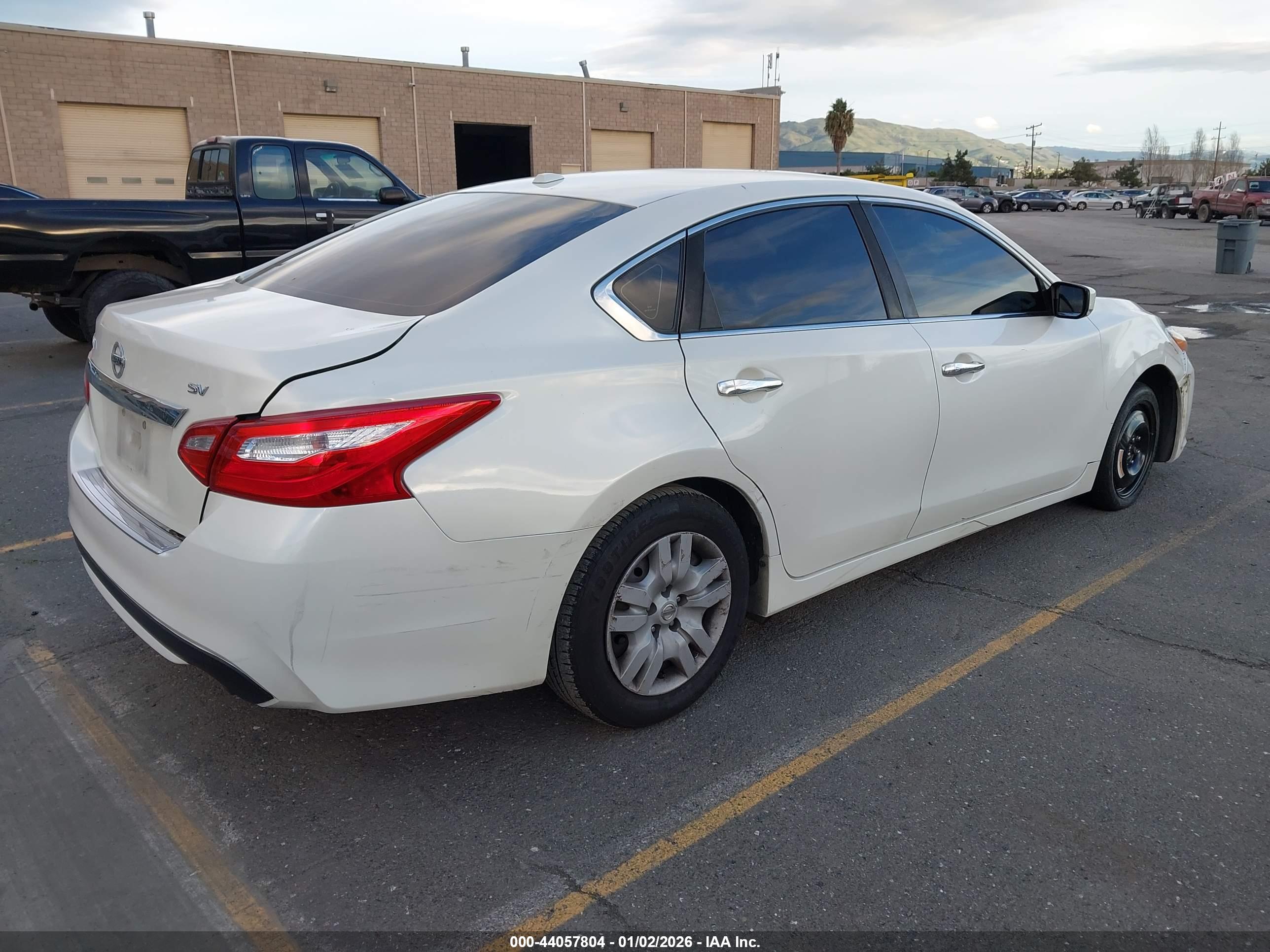 NISSAN ALTIMA image 4