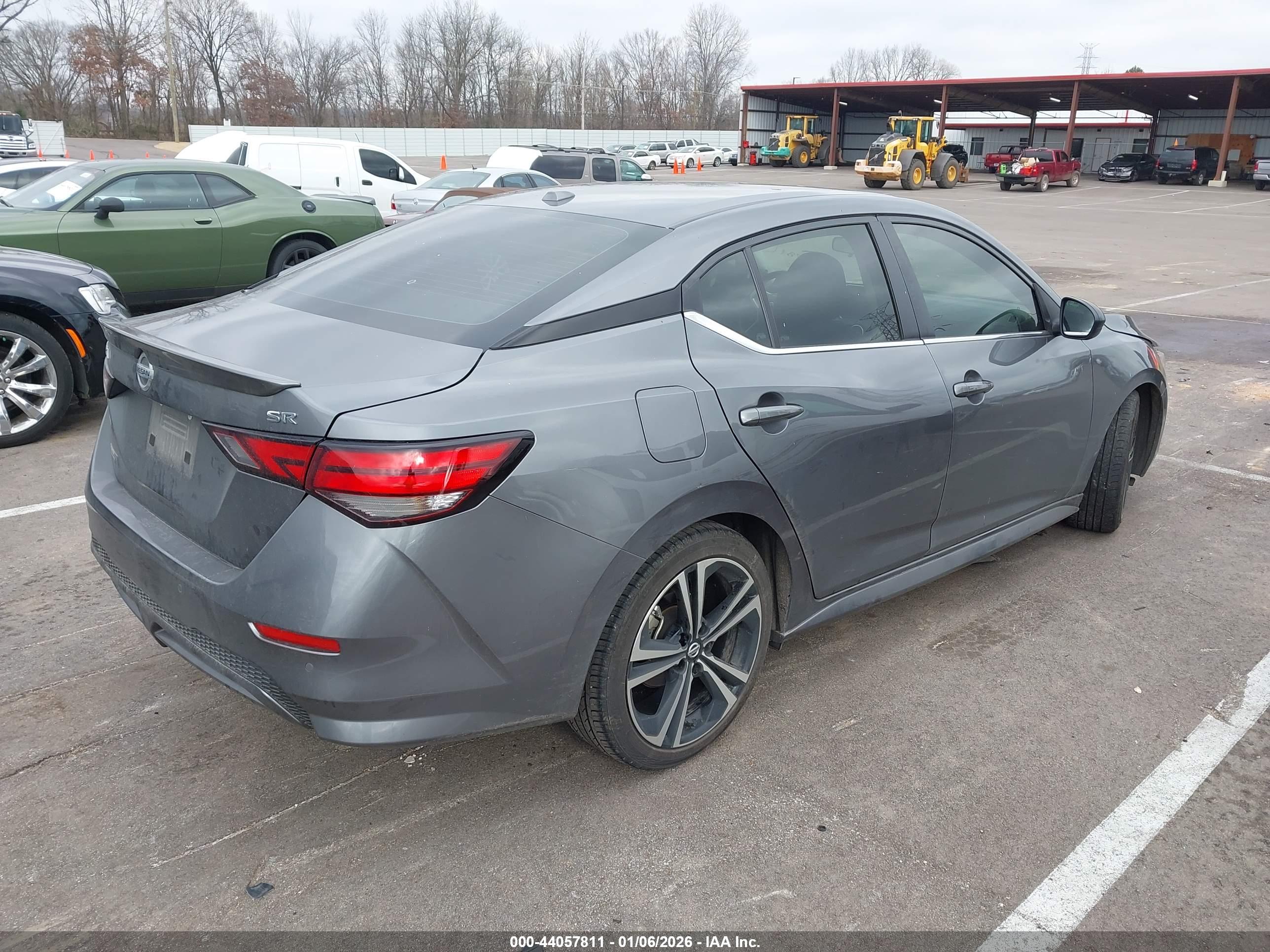 NISSAN SENTRA image 4
