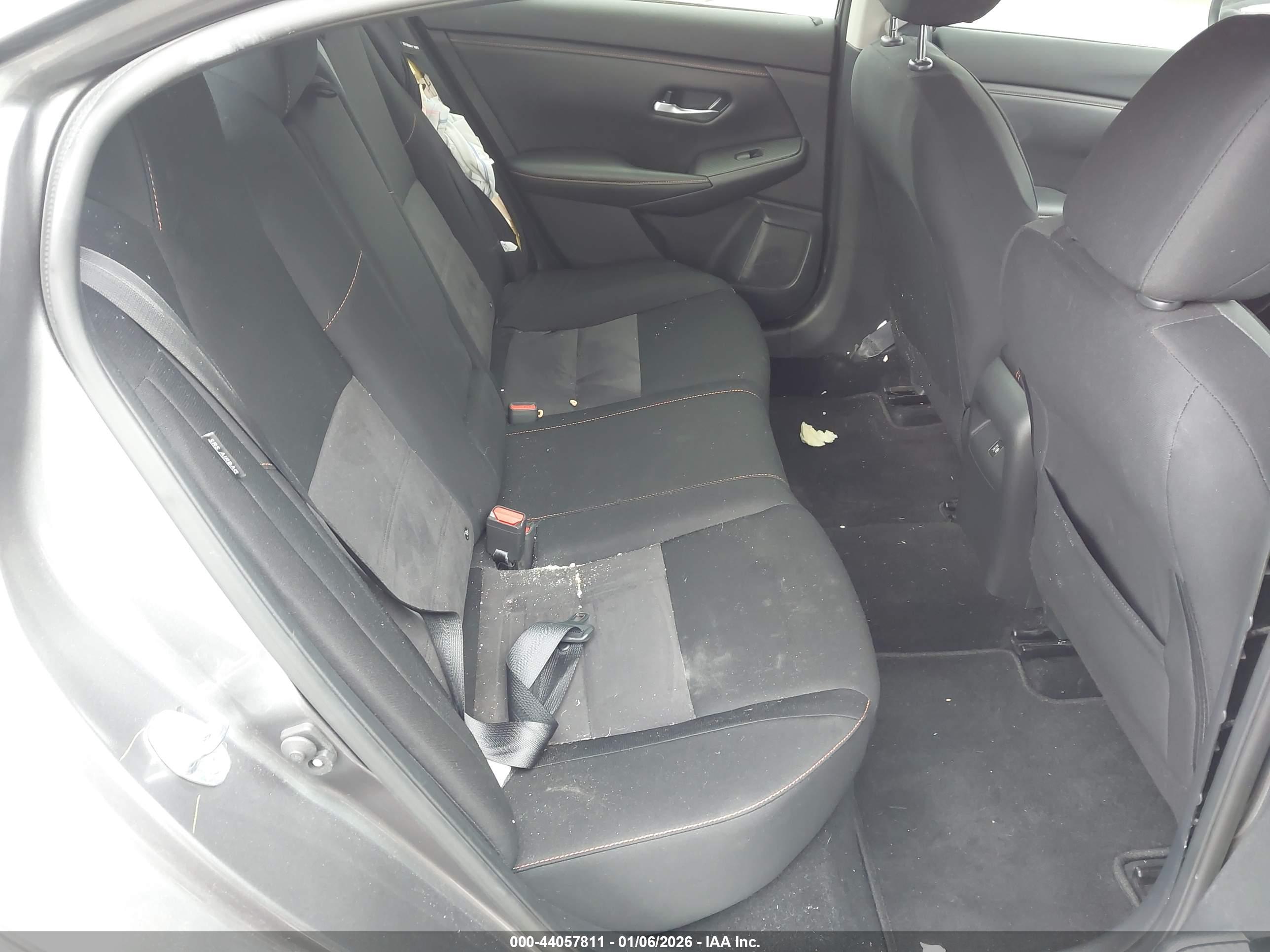 NISSAN SENTRA image 8
