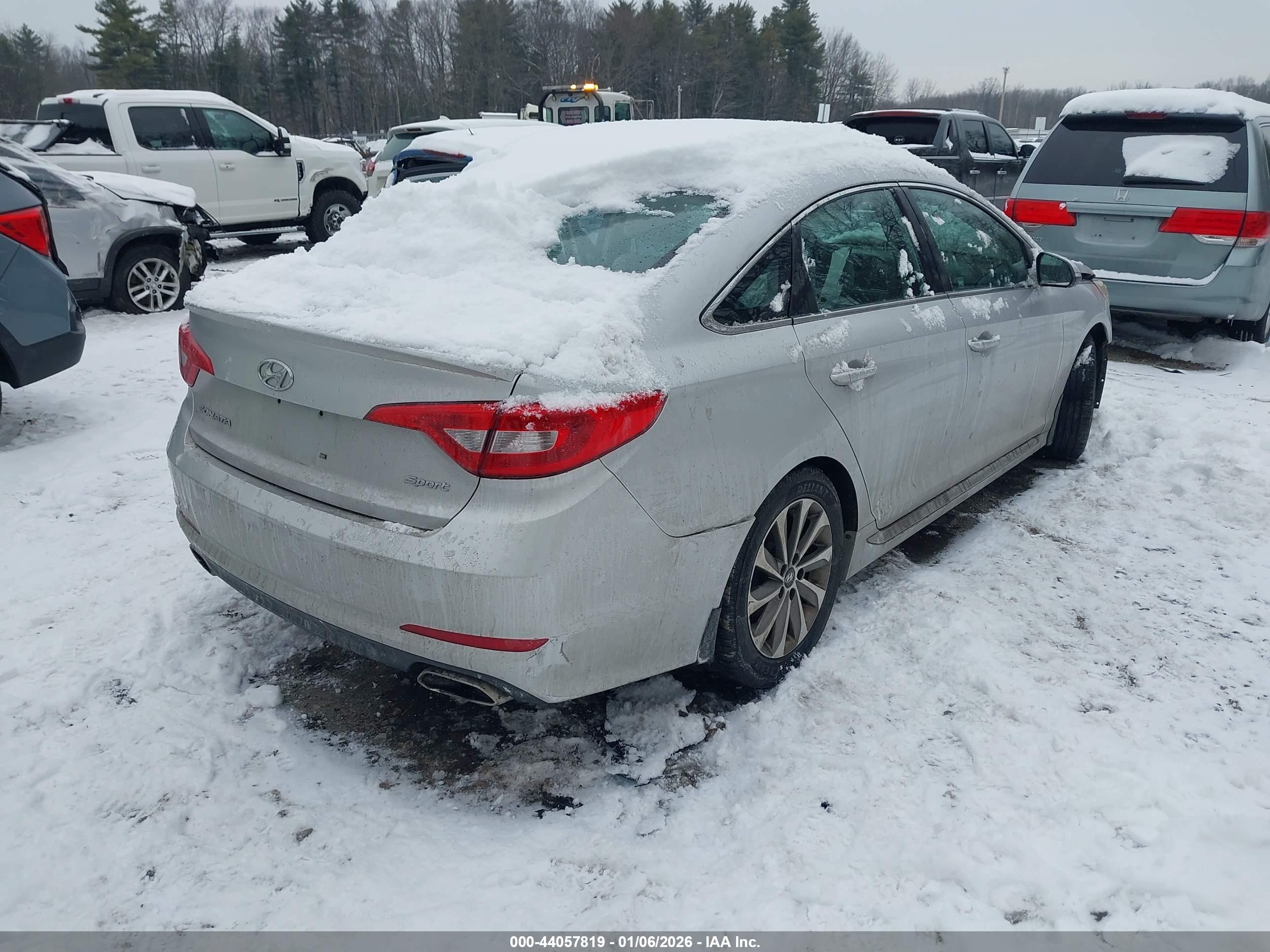 HYUNDAI SONATA image 4