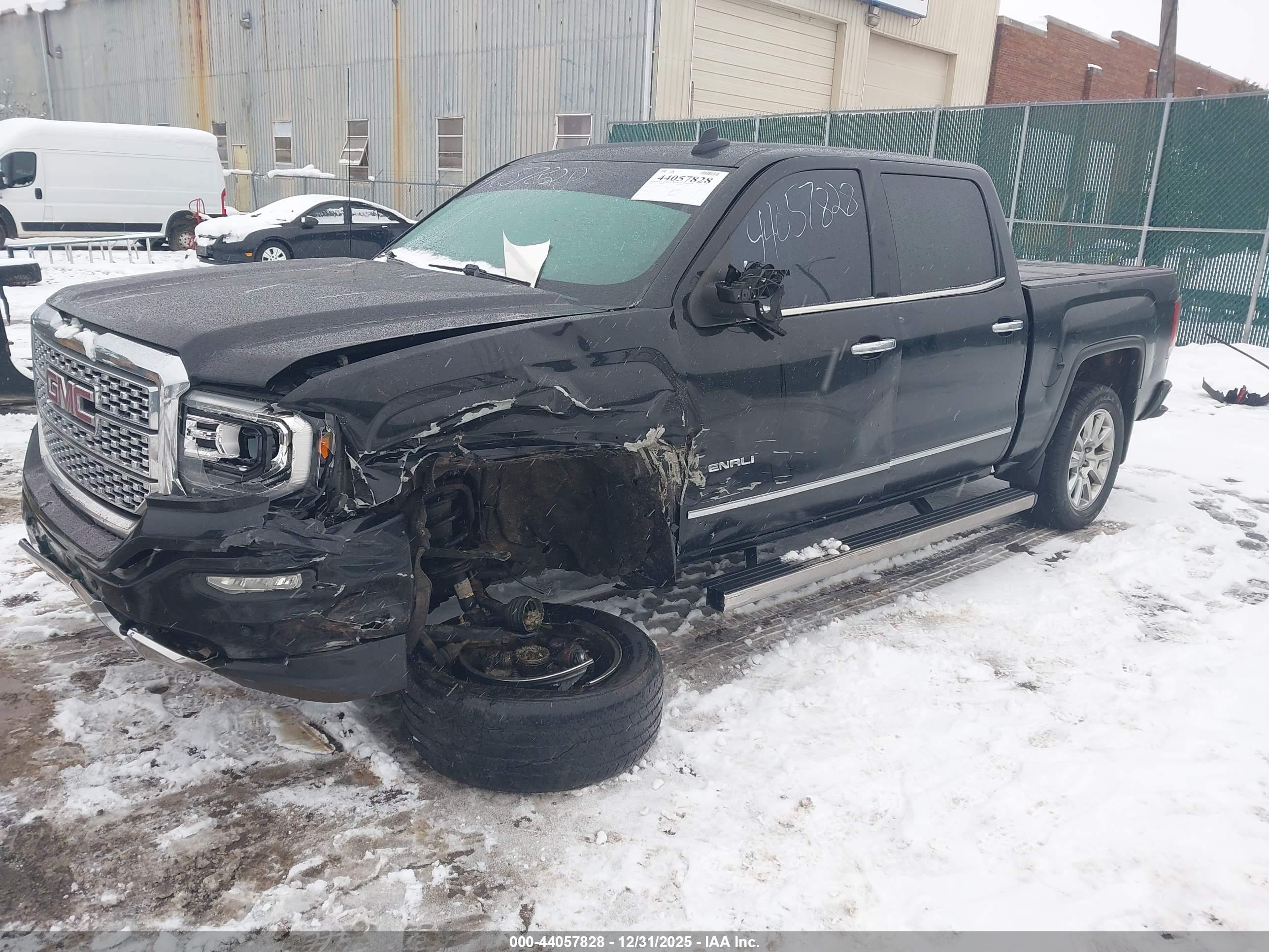 GMC SIERRA image 2