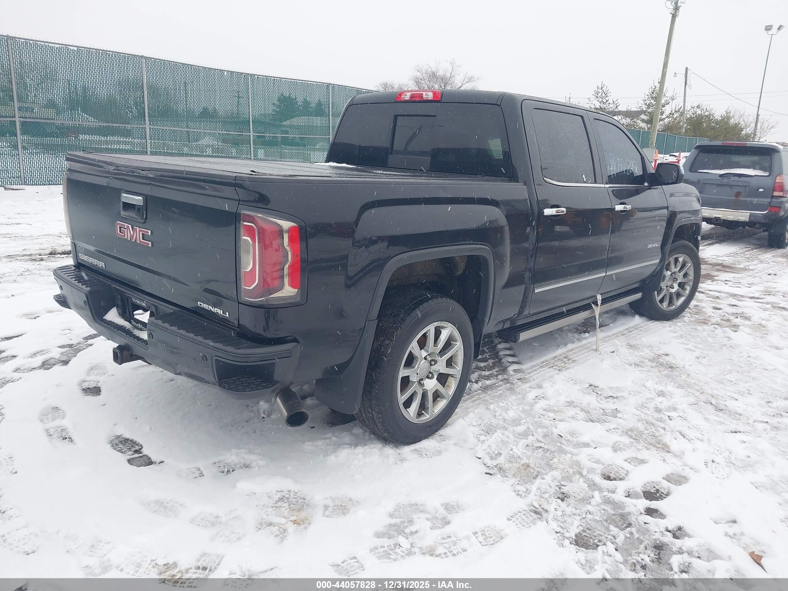 GMC SIERRA image 4