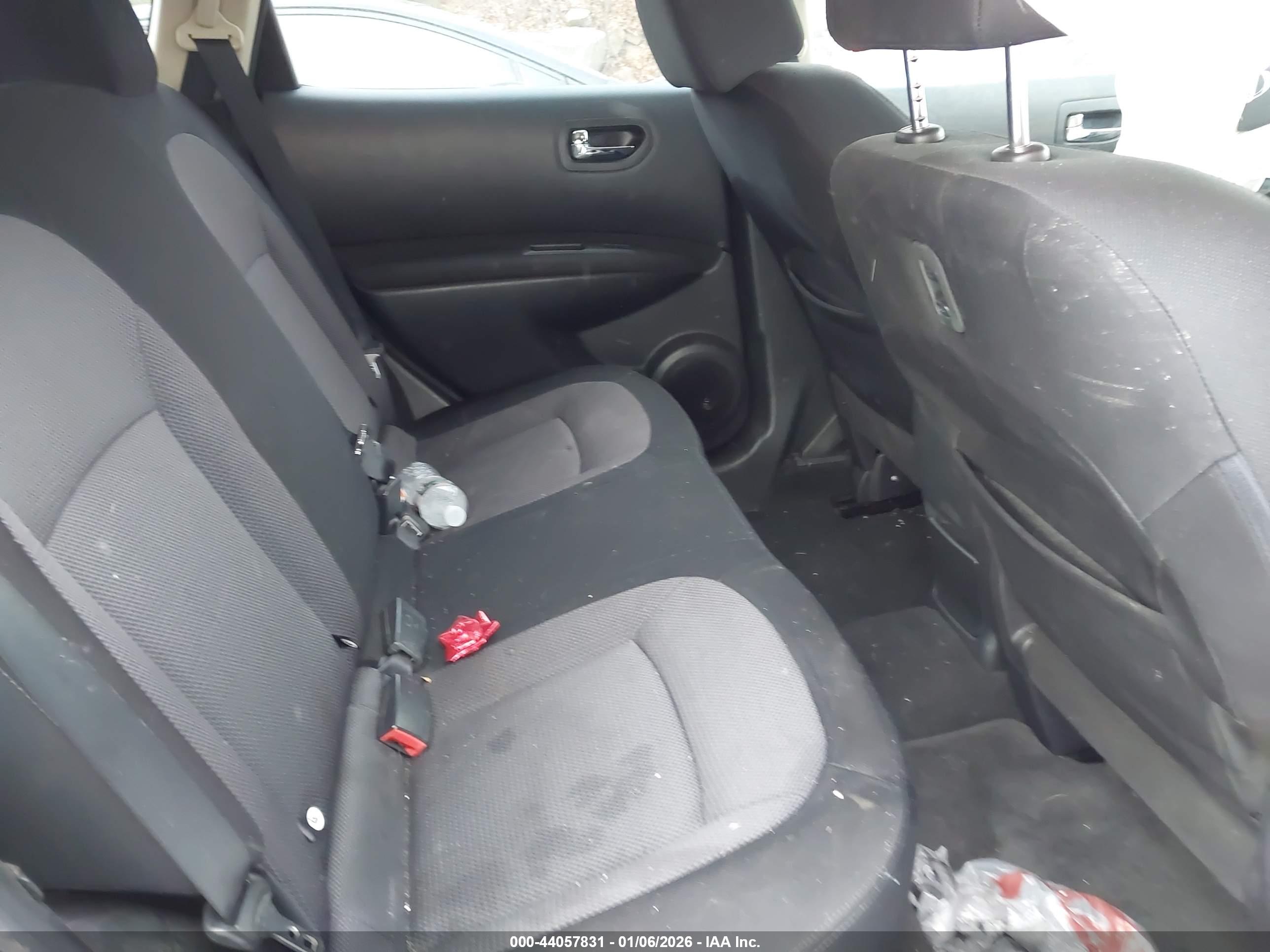 NISSAN ROGUE image 8